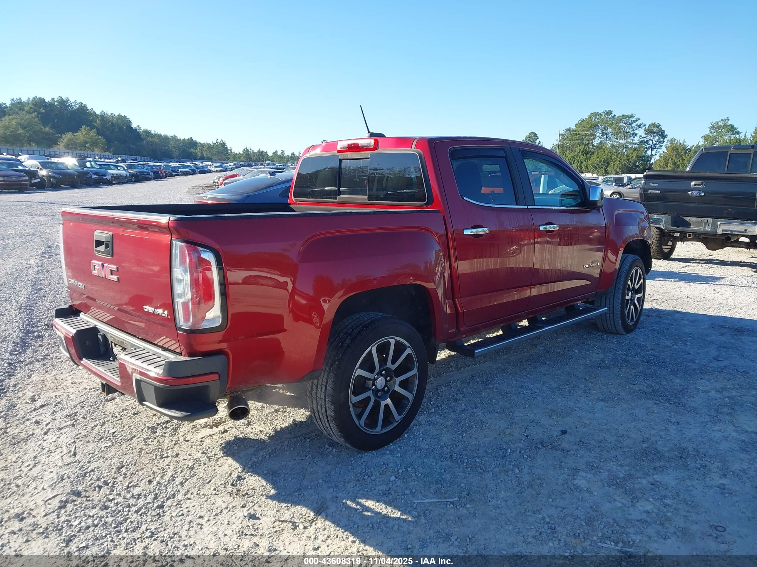 GMC CANYON image 4