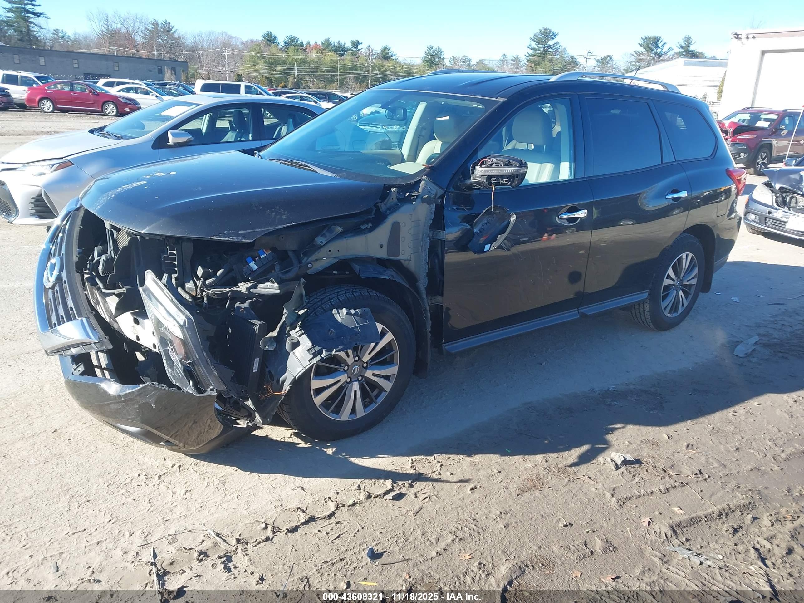 NISSAN PATHFINDER image 2