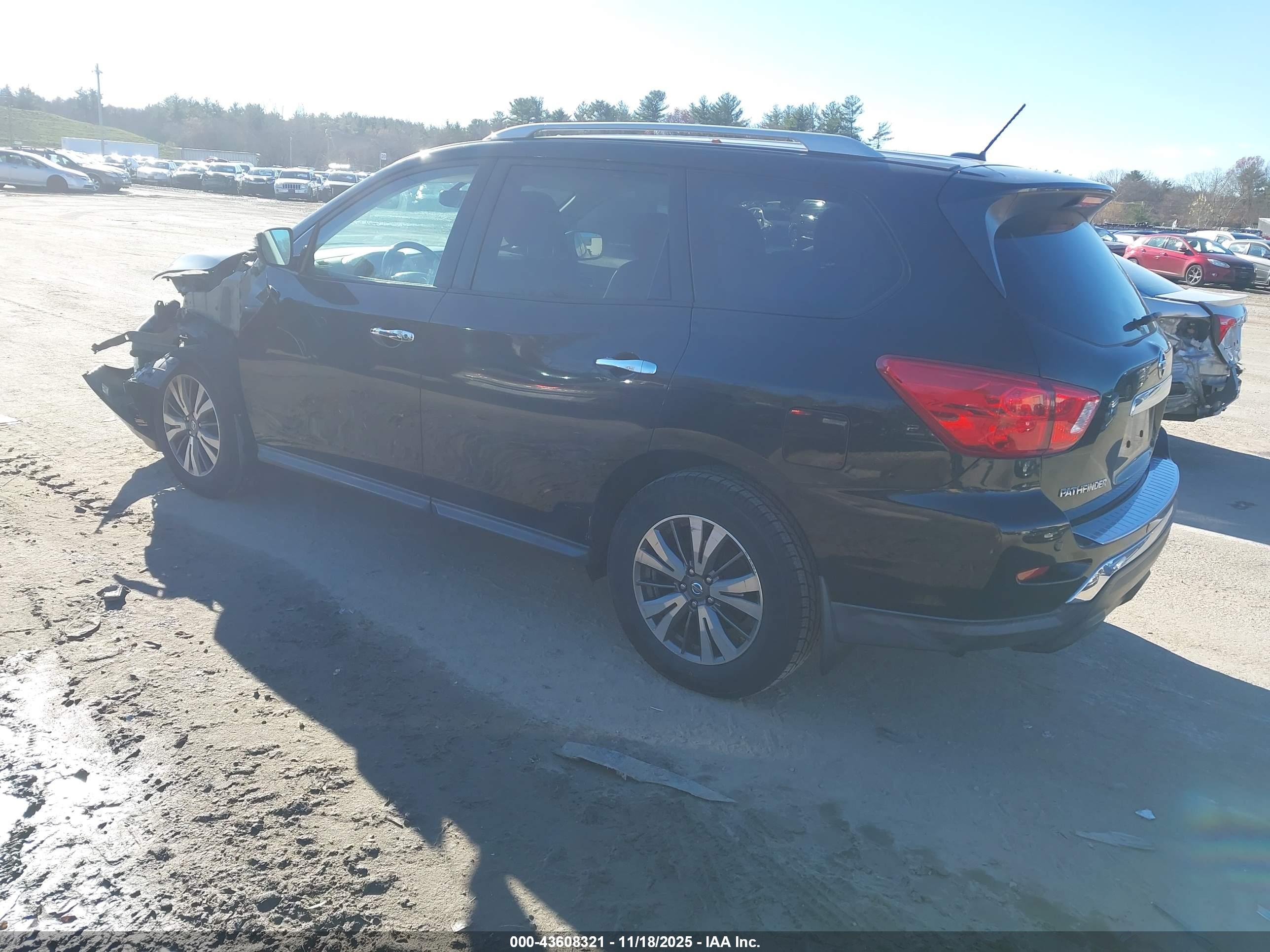 NISSAN PATHFINDER image 3