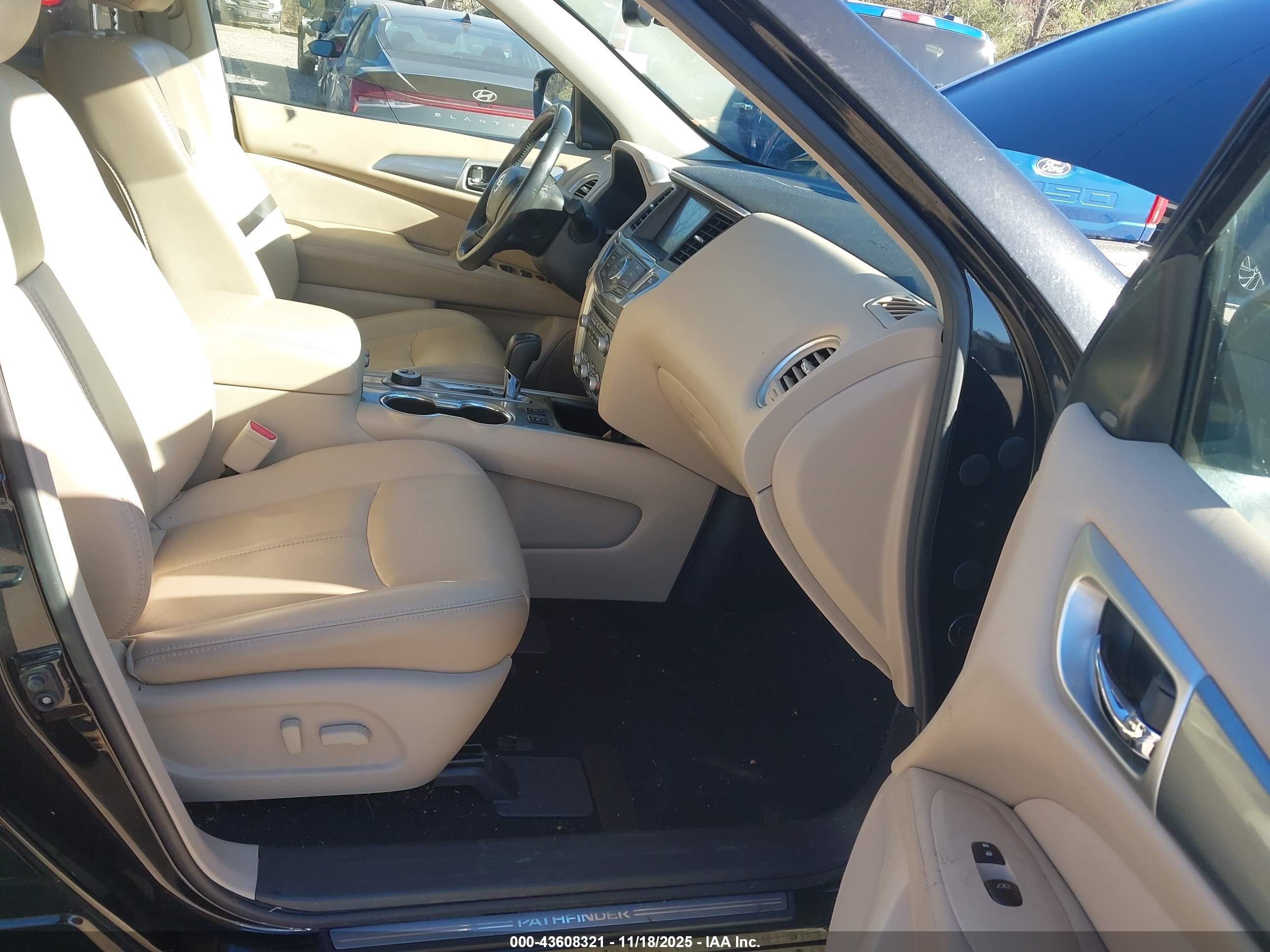NISSAN PATHFINDER image 5