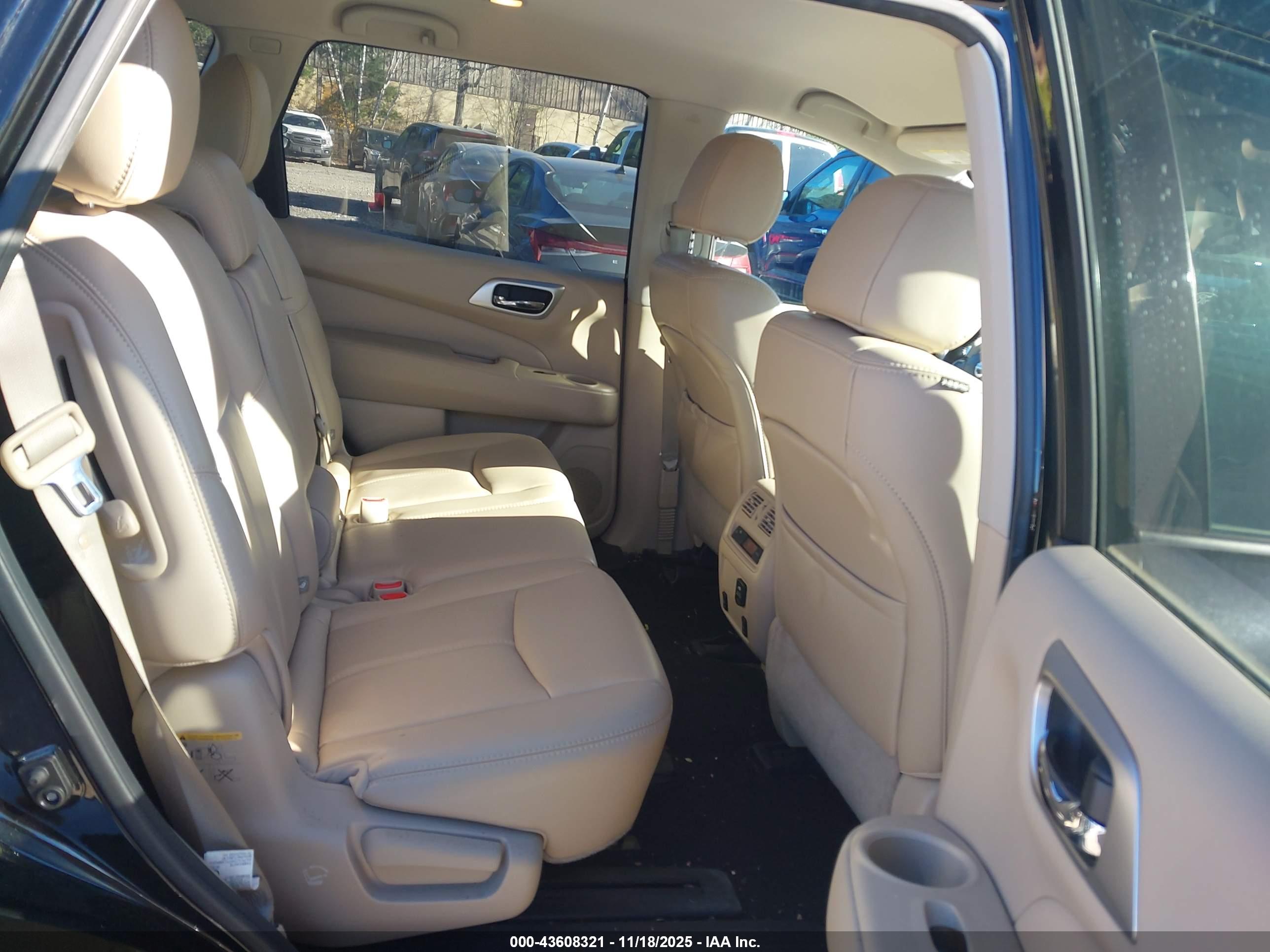NISSAN PATHFINDER image 8