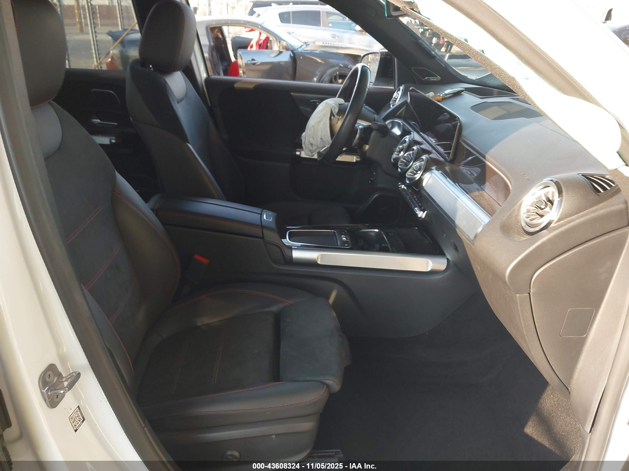 MERCEDES-BENZ GLB image 5