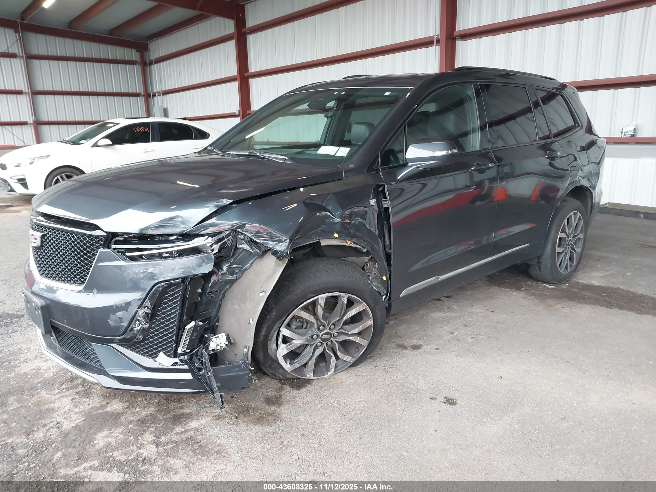CADILLAC XT6 image 2