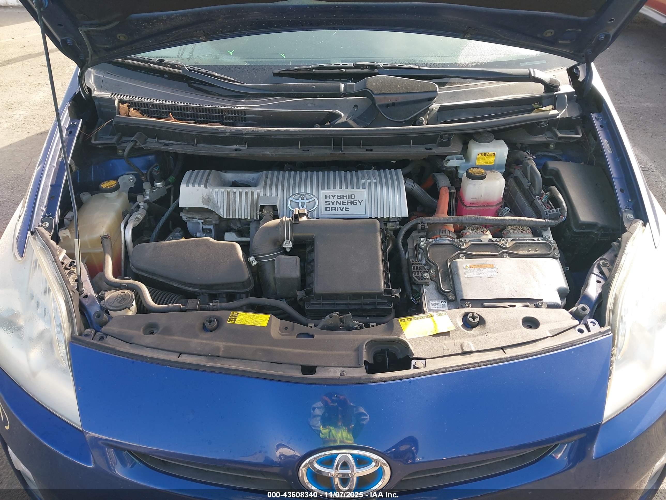 TOYOTA PRIUS image 10