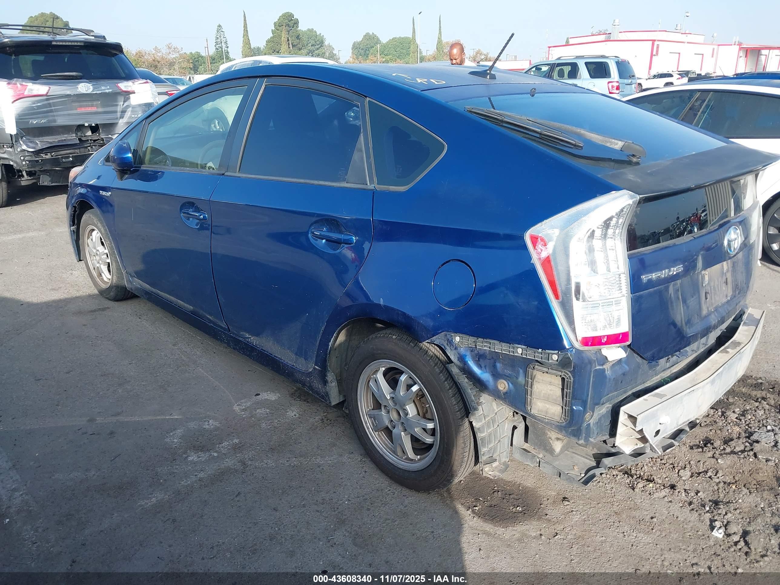 TOYOTA PRIUS image 3