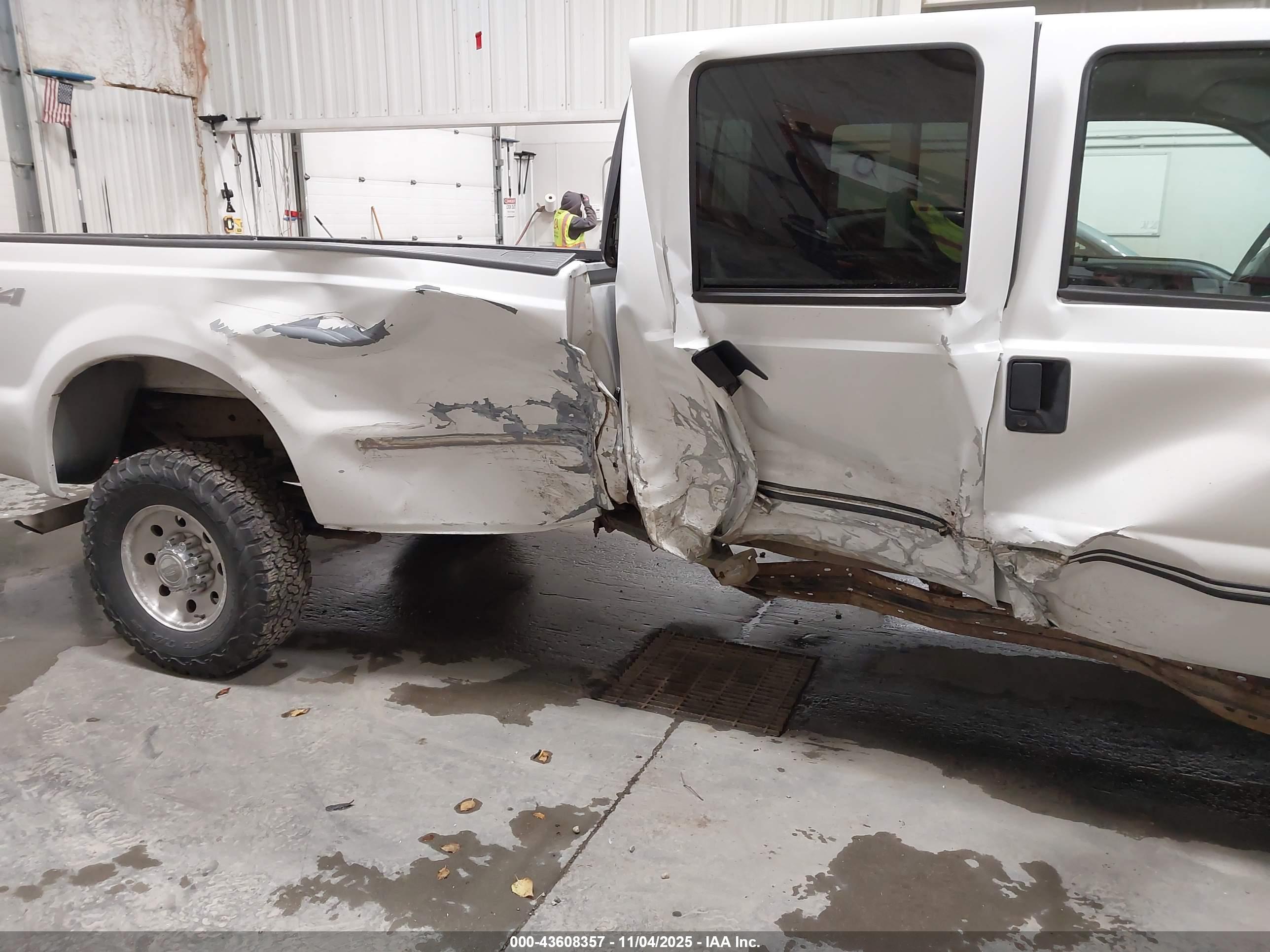 FORD F-350 image 6