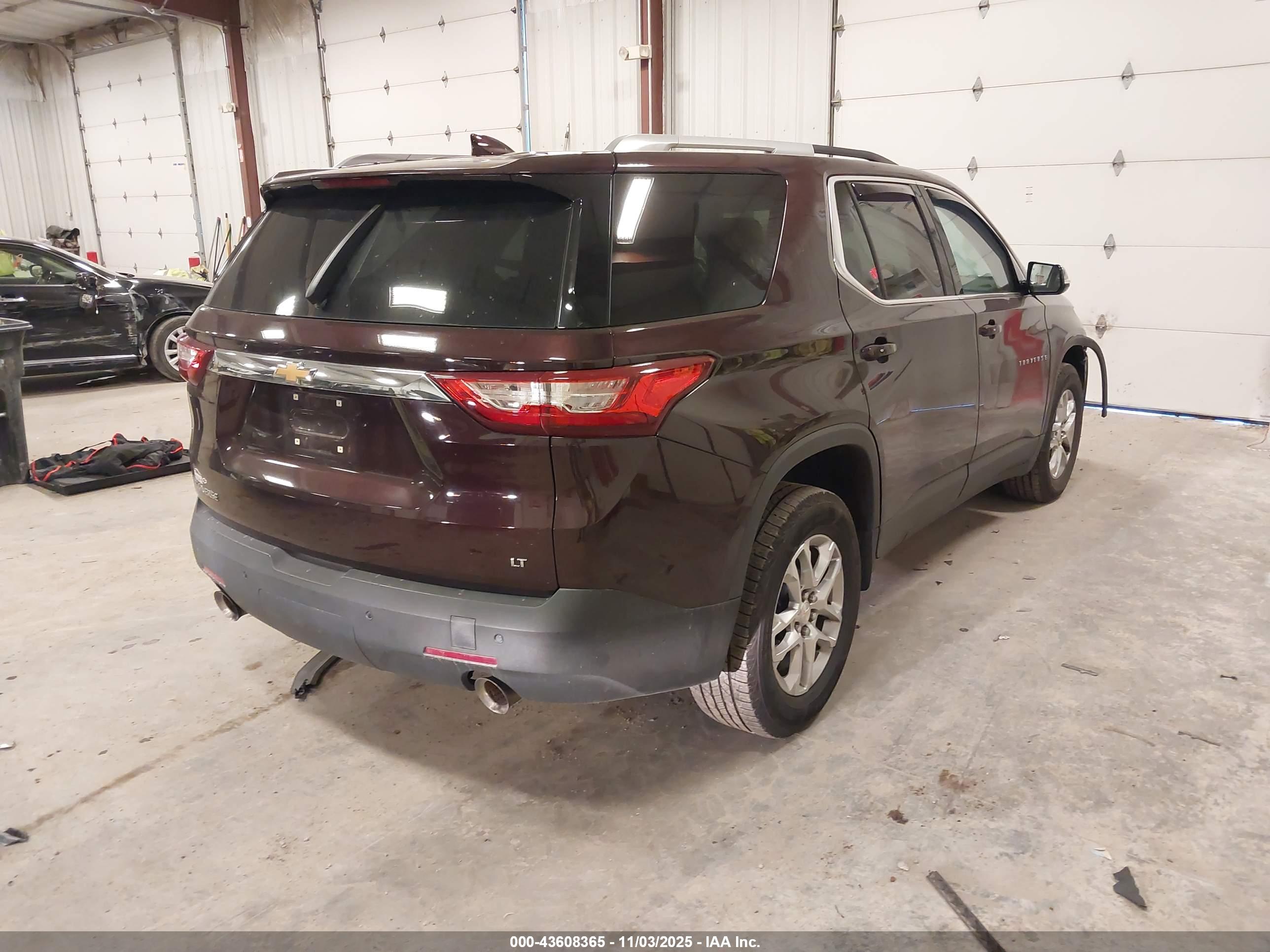 CHEVROLET TRAVERSE image 4