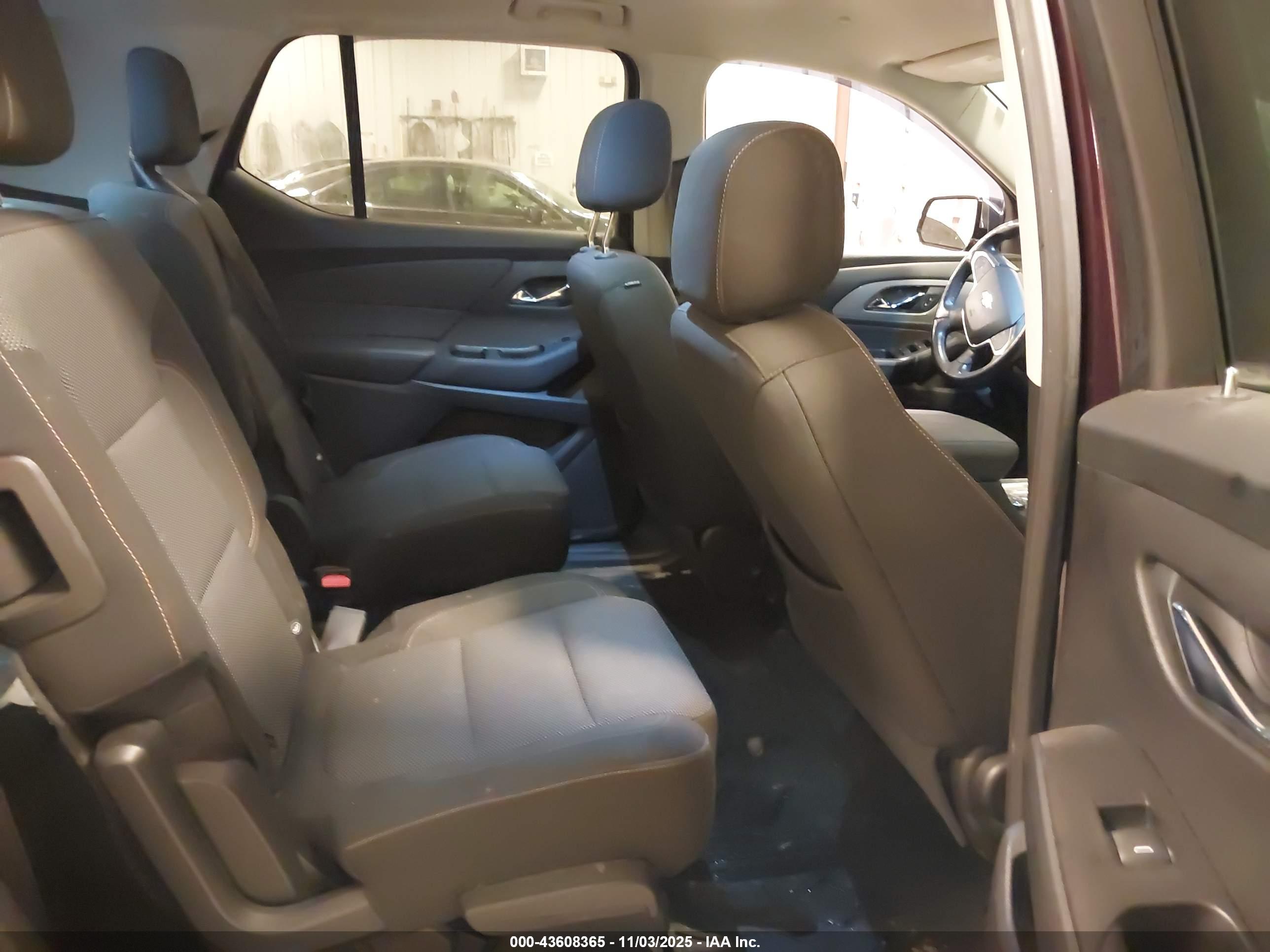 CHEVROLET TRAVERSE image 8
