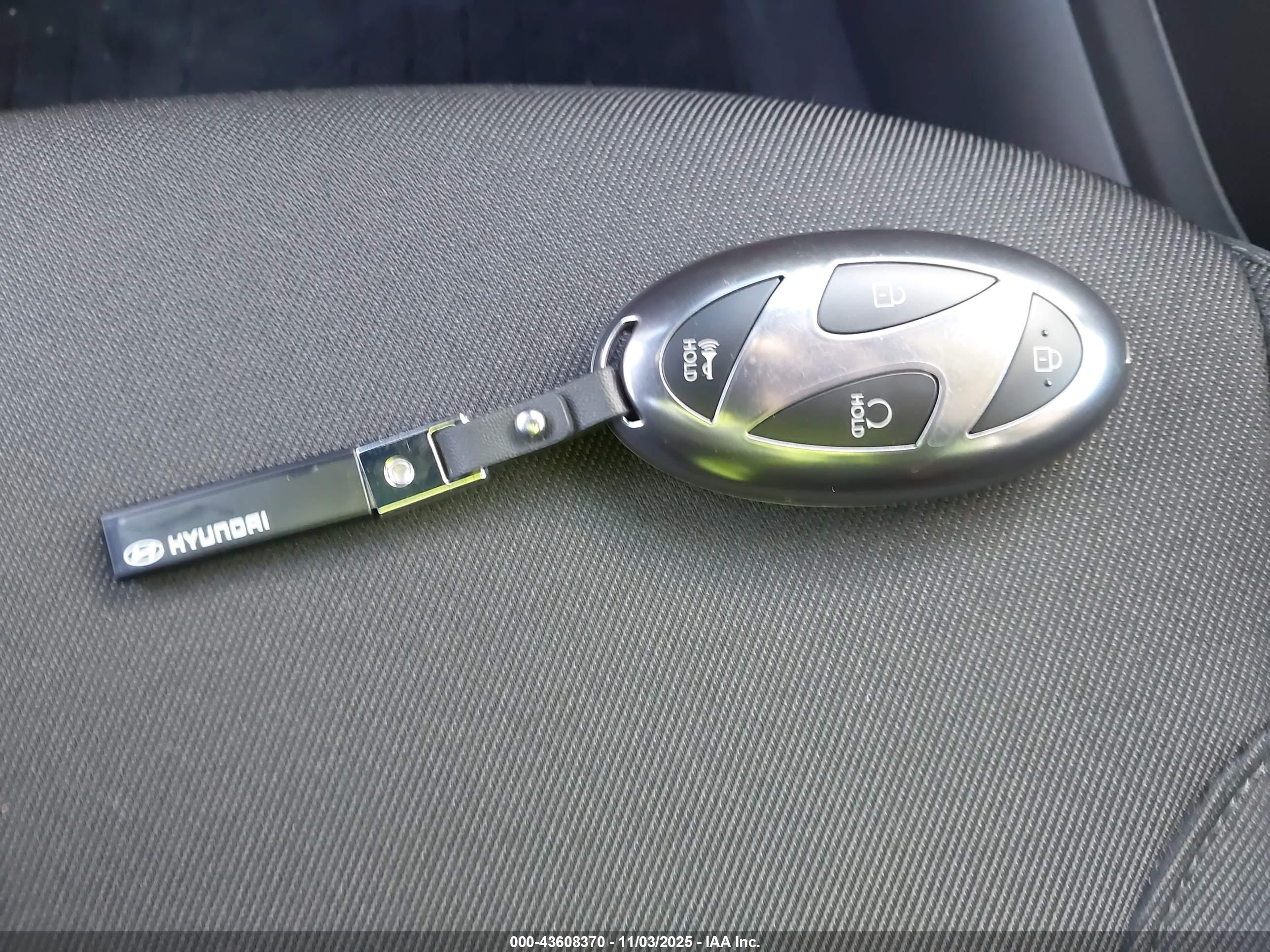 HYUNDAI TUCSON image 11