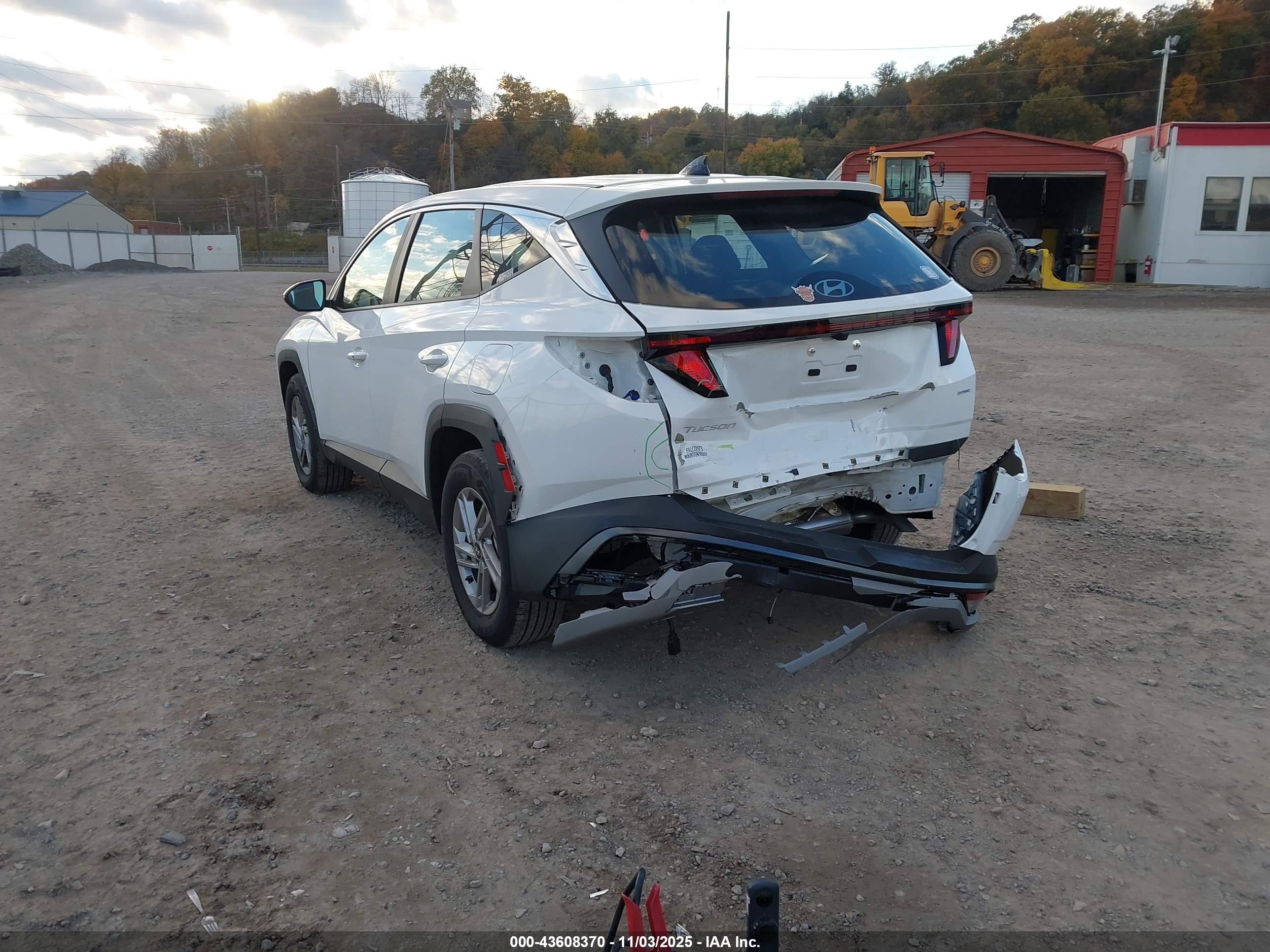 HYUNDAI TUCSON image 3