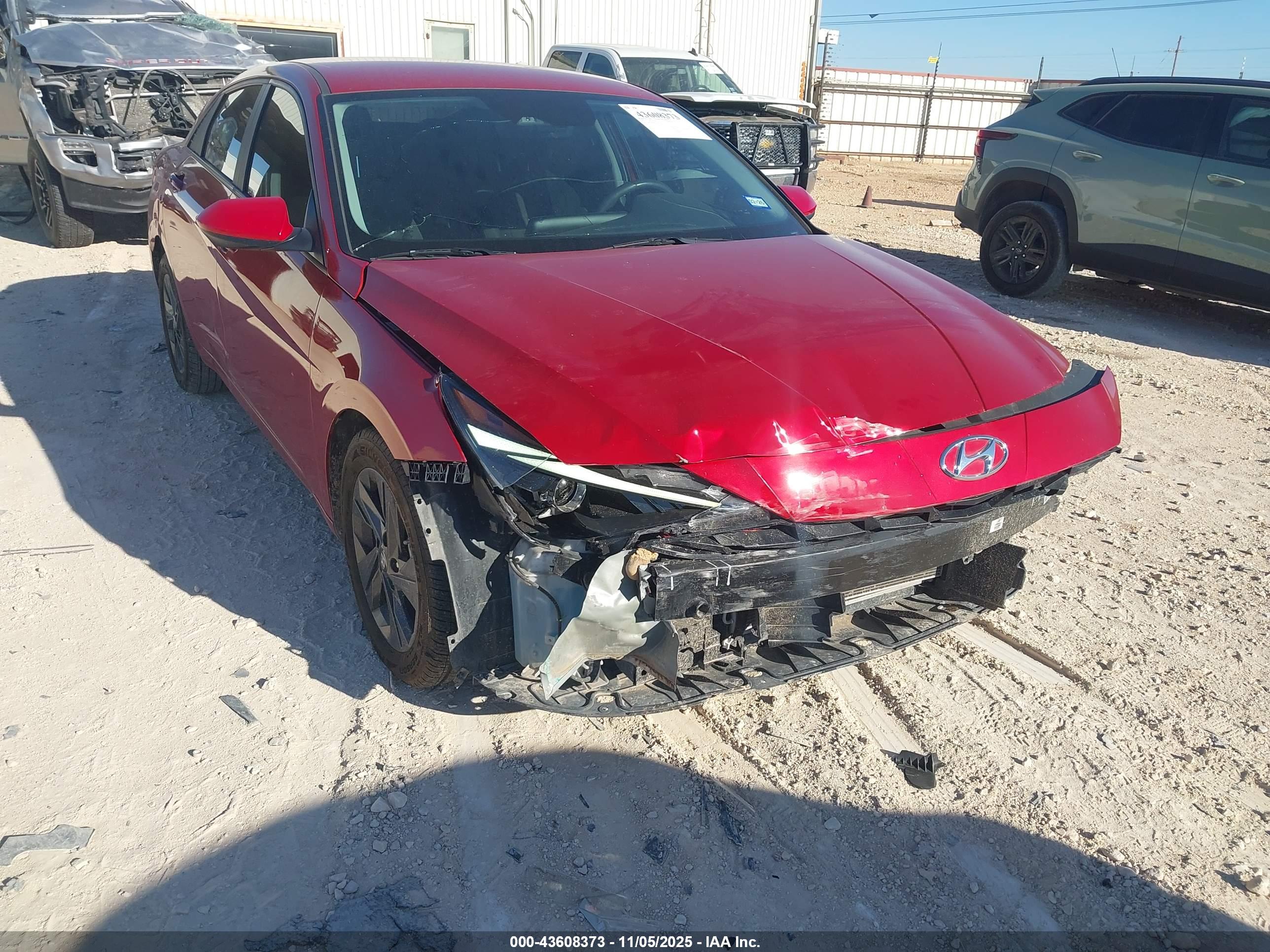 HYUNDAI ELANTRA image 6