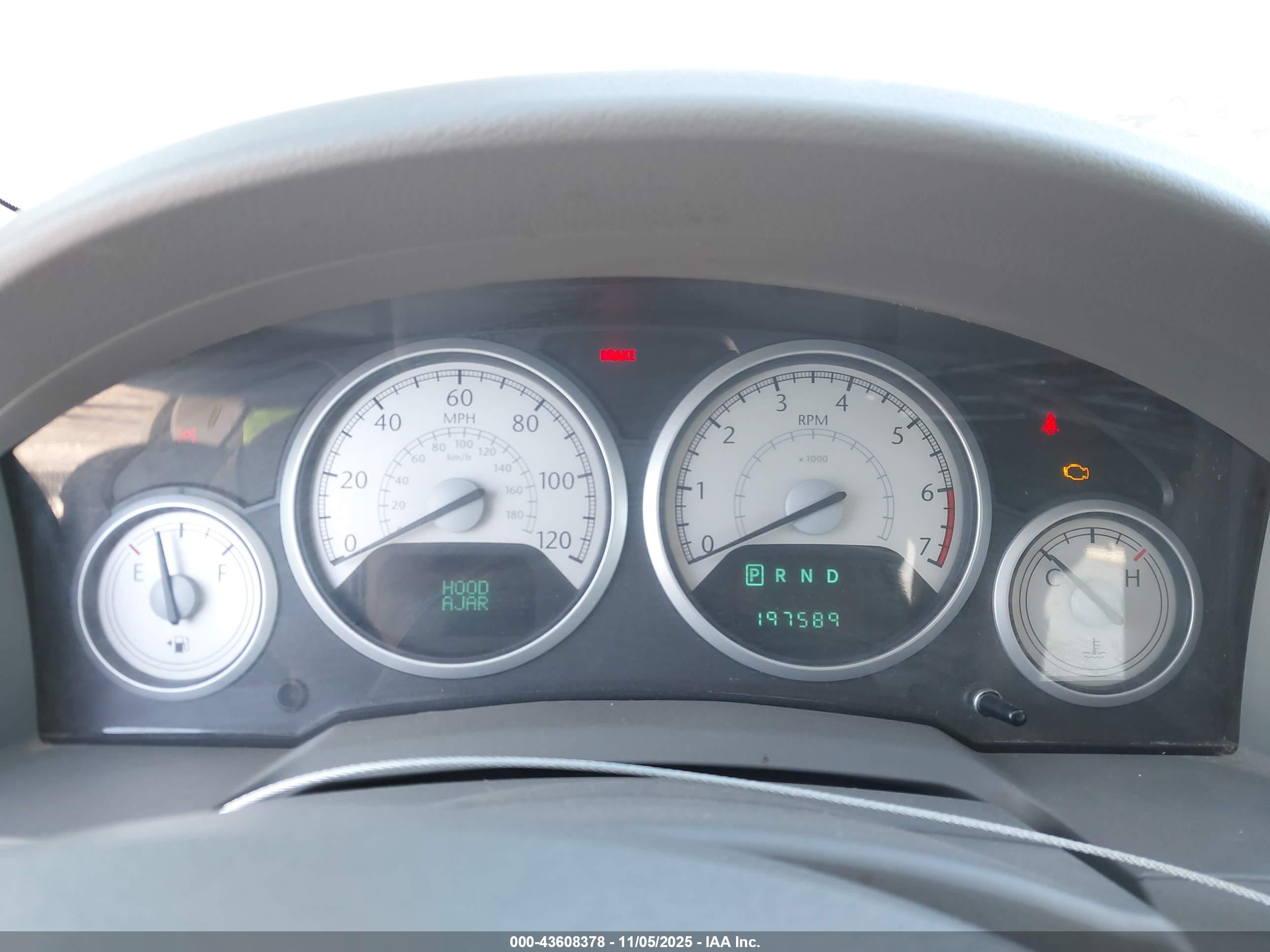CHRYSLER TOWN image 7