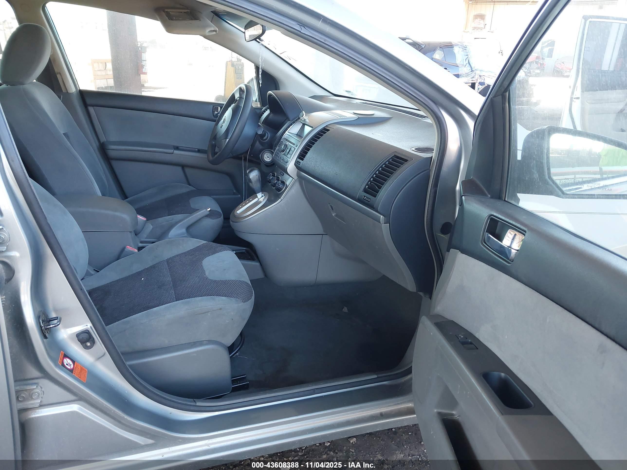 NISSAN SENTRA image 5