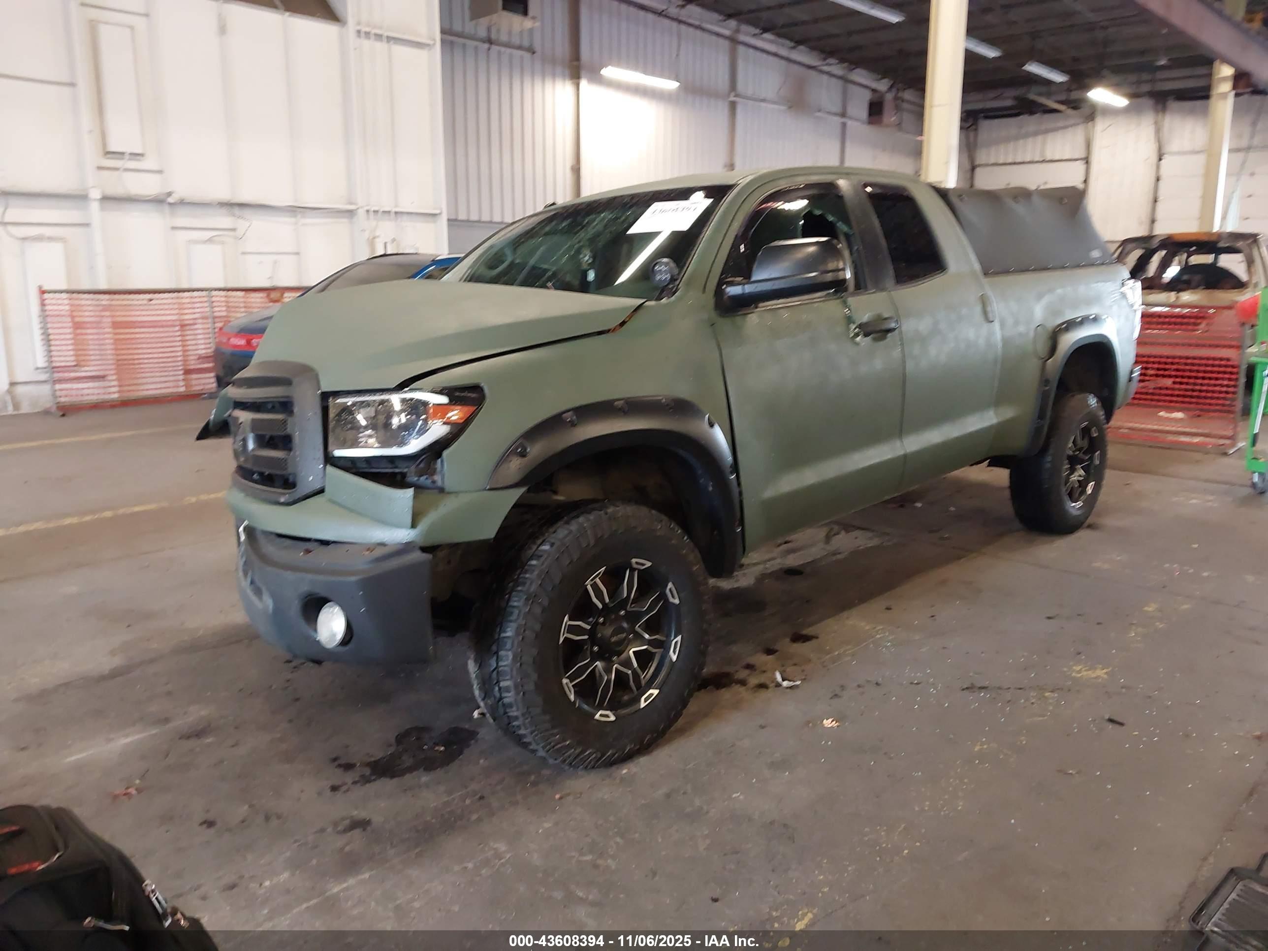 TOYOTA TUNDRA image 2