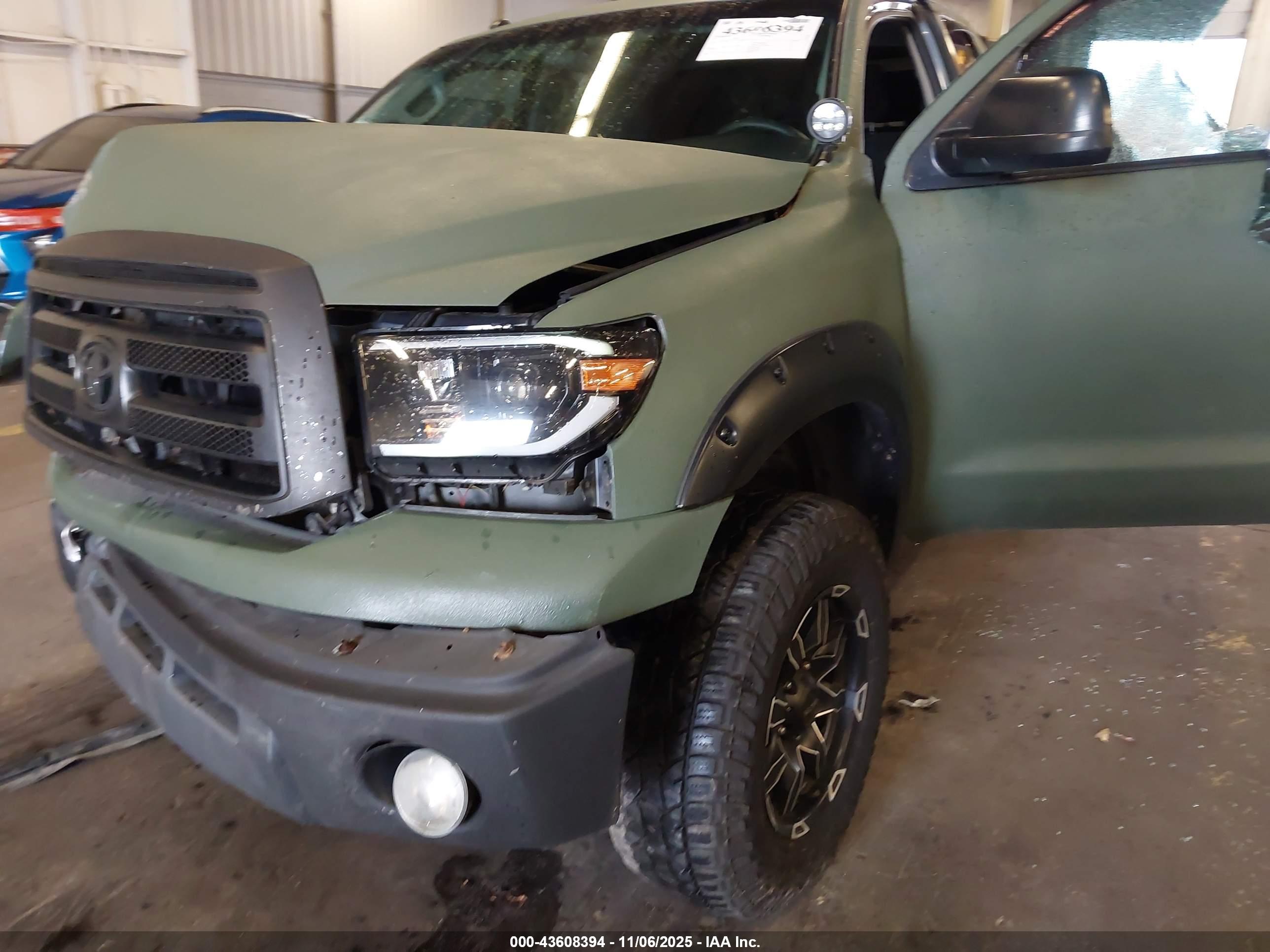 TOYOTA TUNDRA image 6