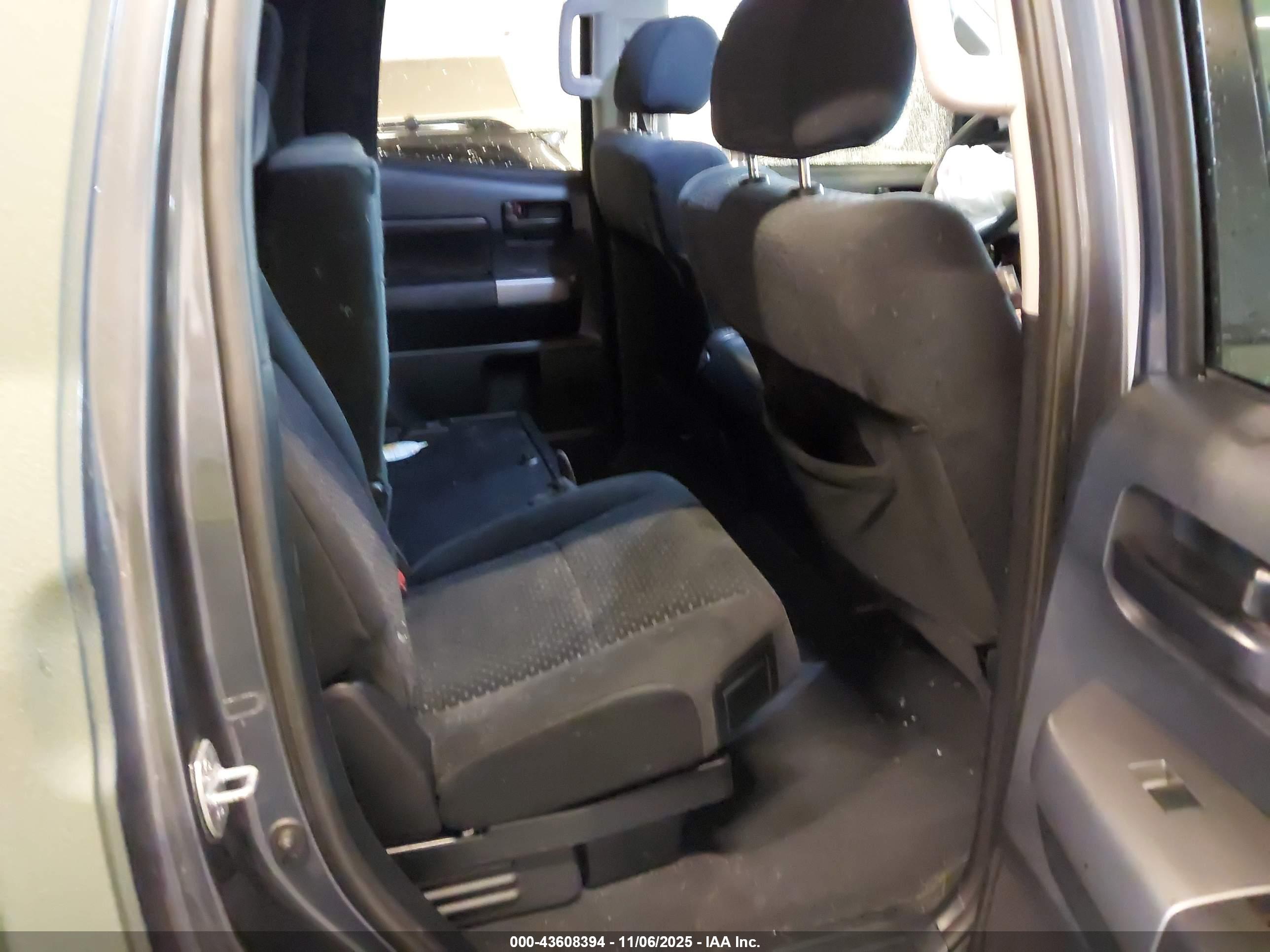 TOYOTA TUNDRA image 8