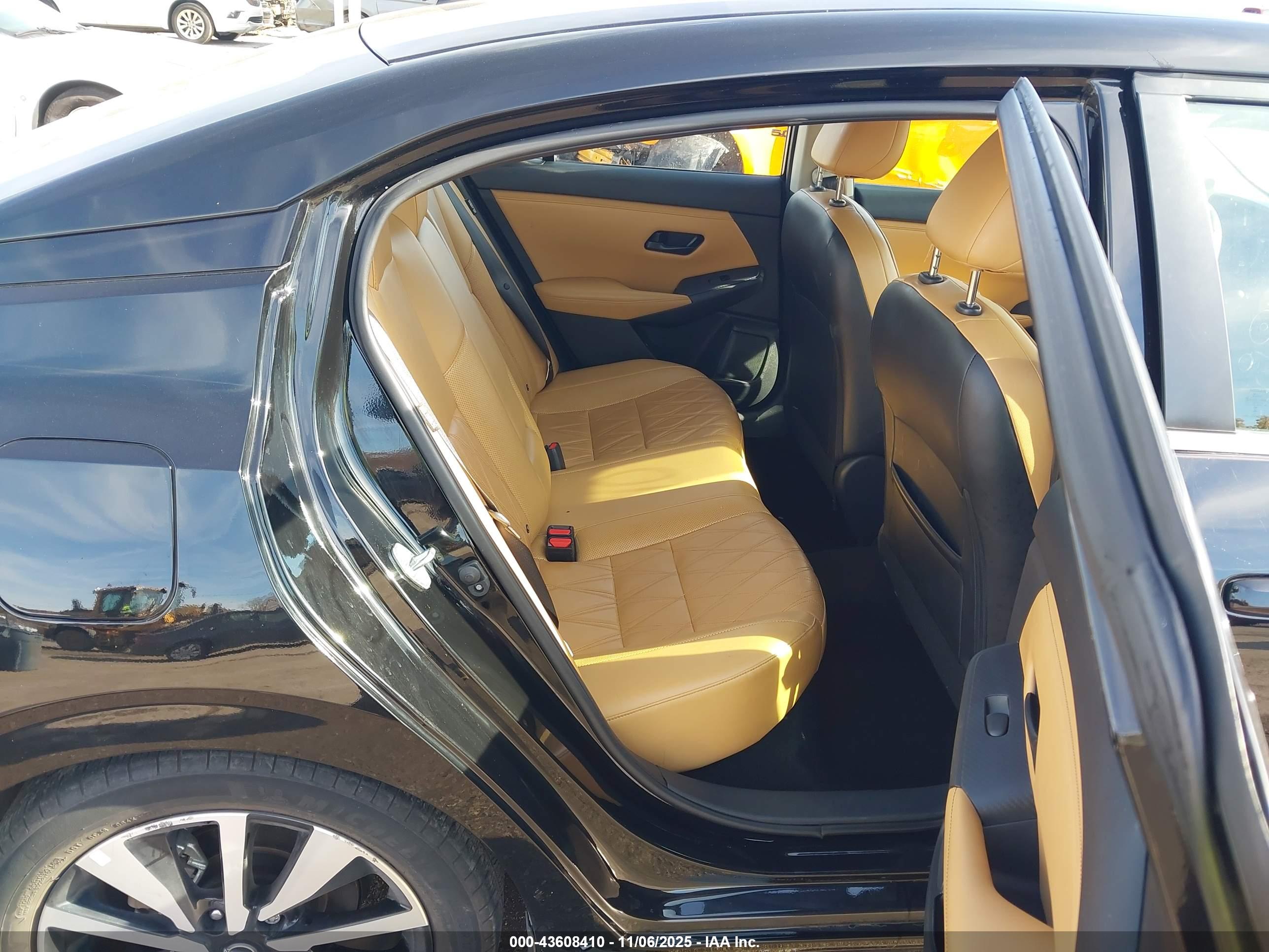 NISSAN SENTRA image 8
