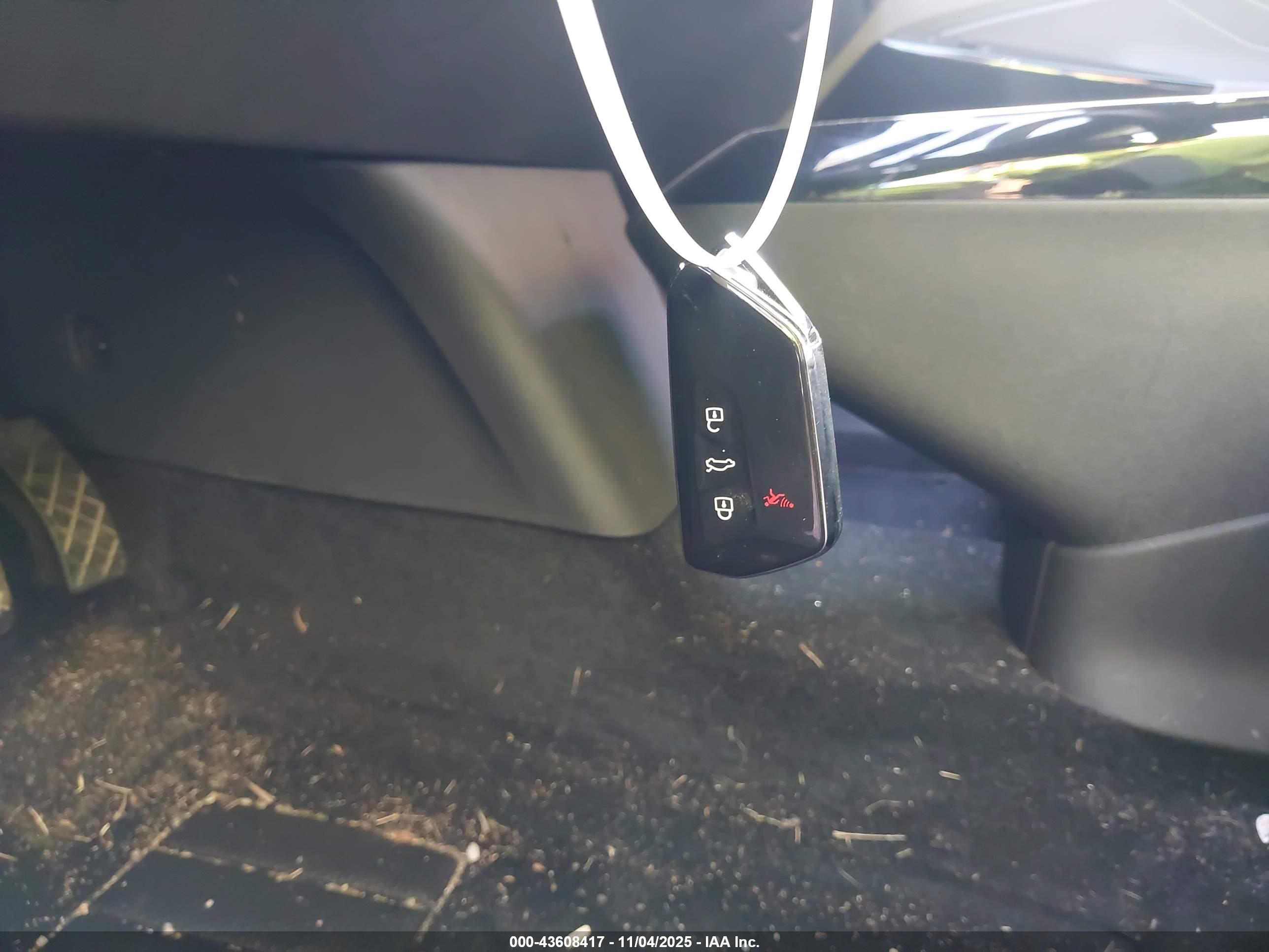VOLKSWAGEN ID.4 image 11