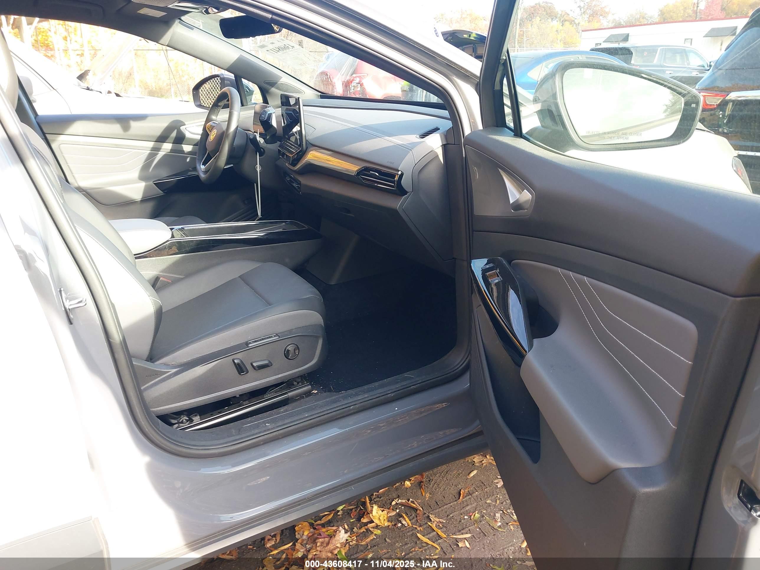 VOLKSWAGEN ID.4 image 5