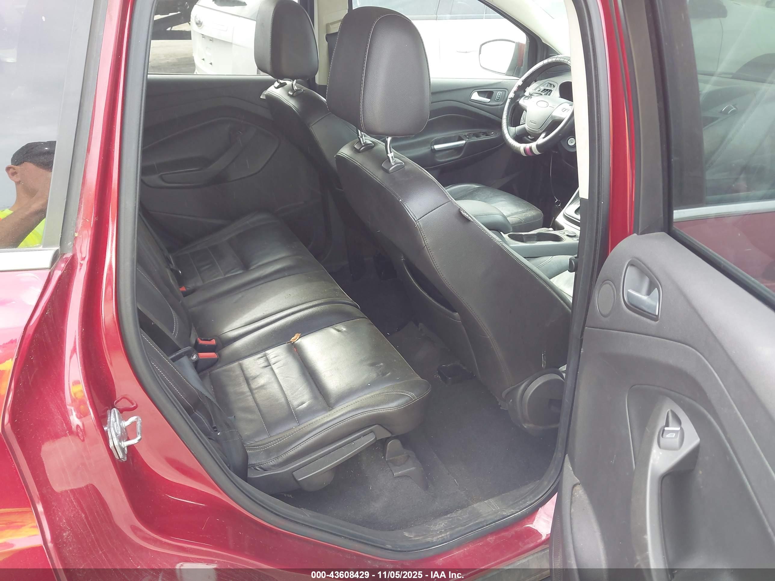 FORD ESCAPE image 8