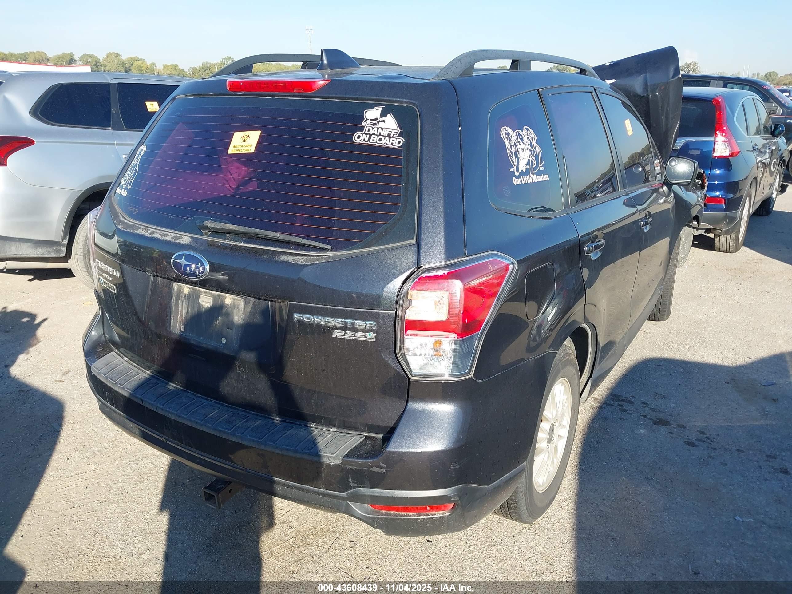 SUBARU FORESTER image 4