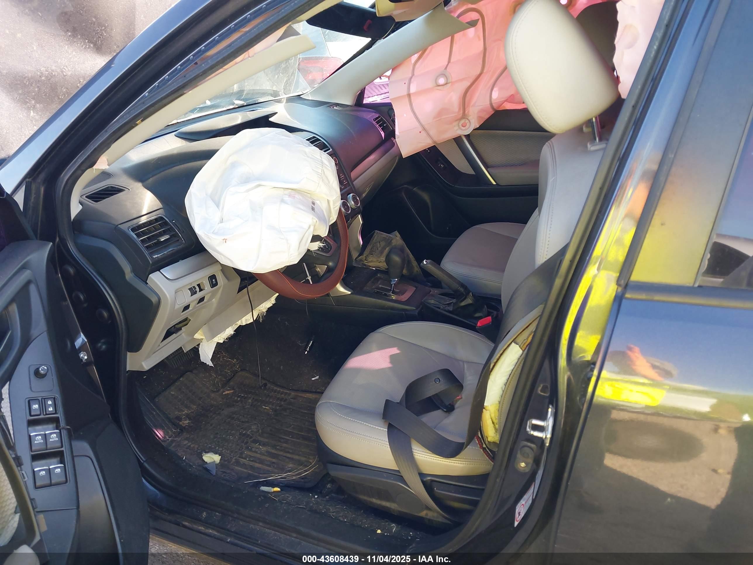 SUBARU FORESTER image 5
