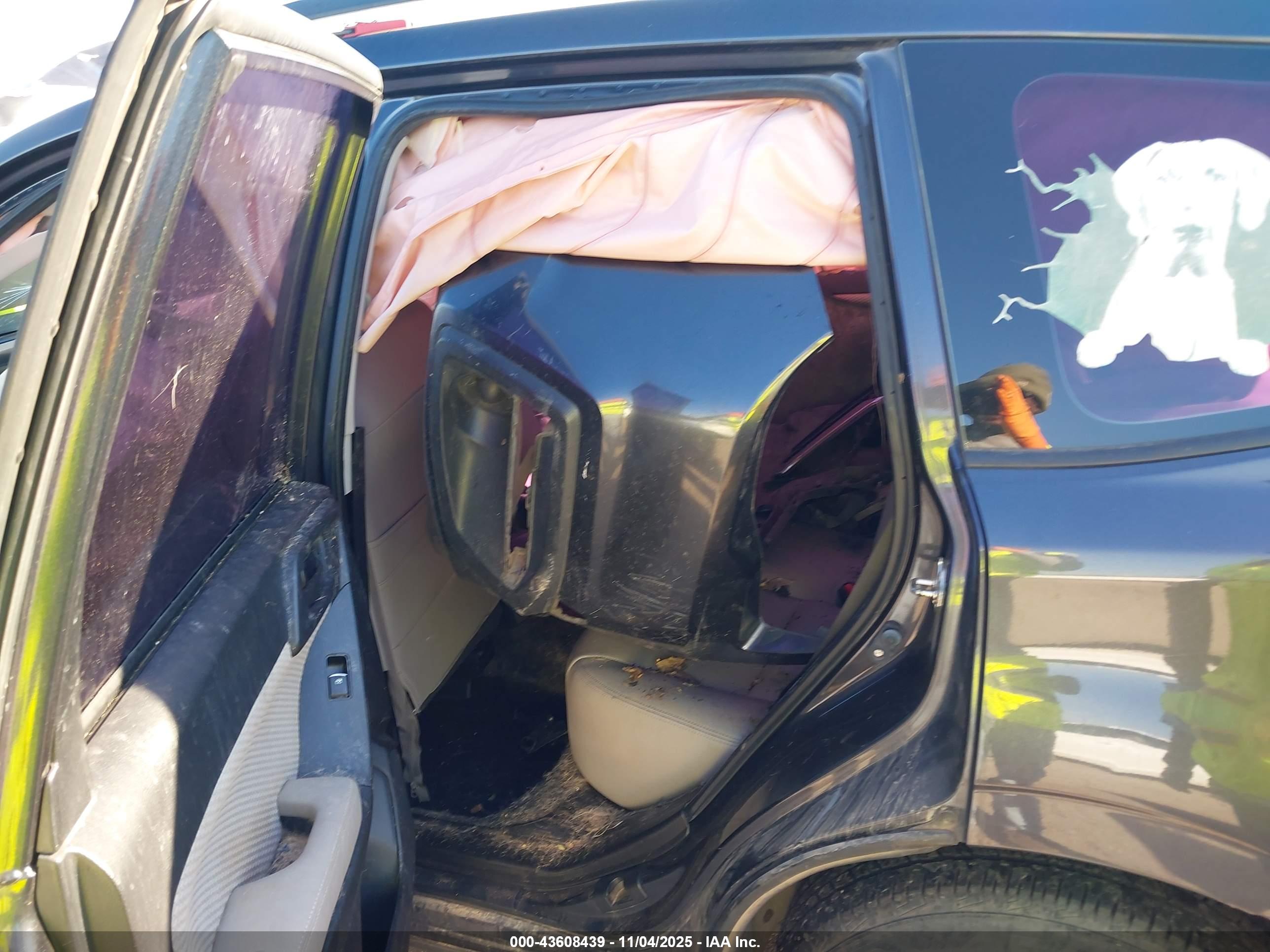 SUBARU FORESTER image 8