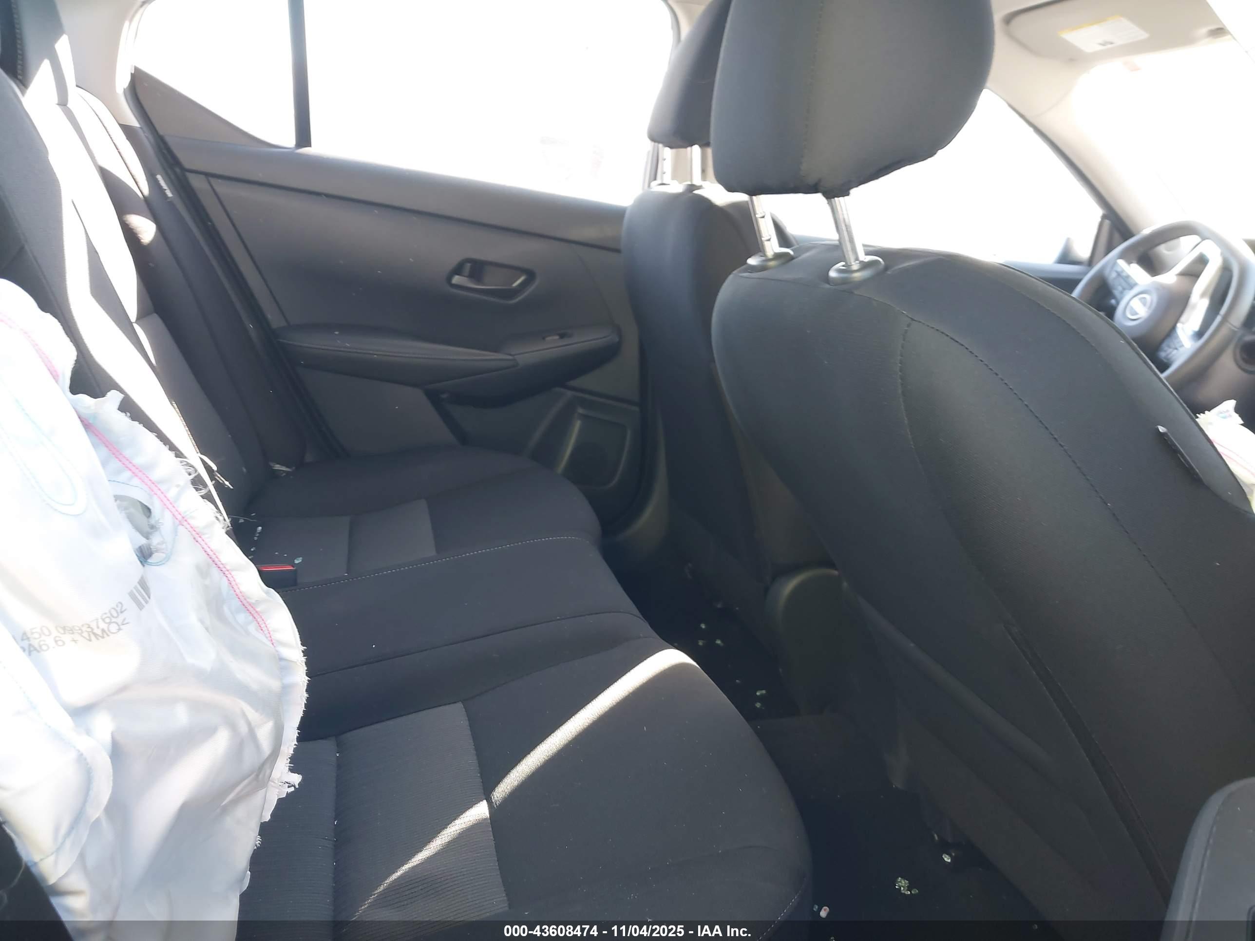 NISSAN SENTRA image 8
