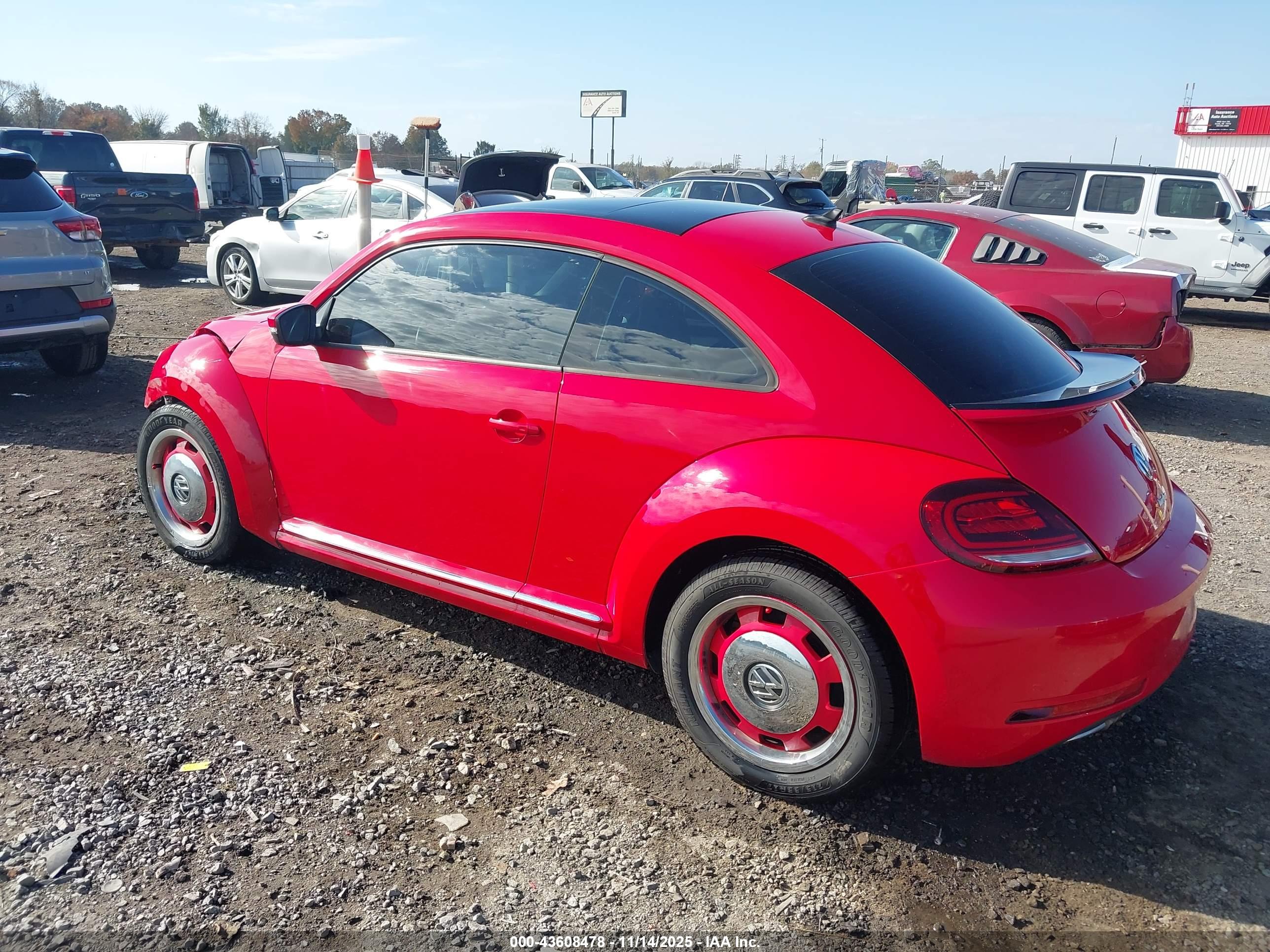VOLKSWAGEN BEETLE image 3