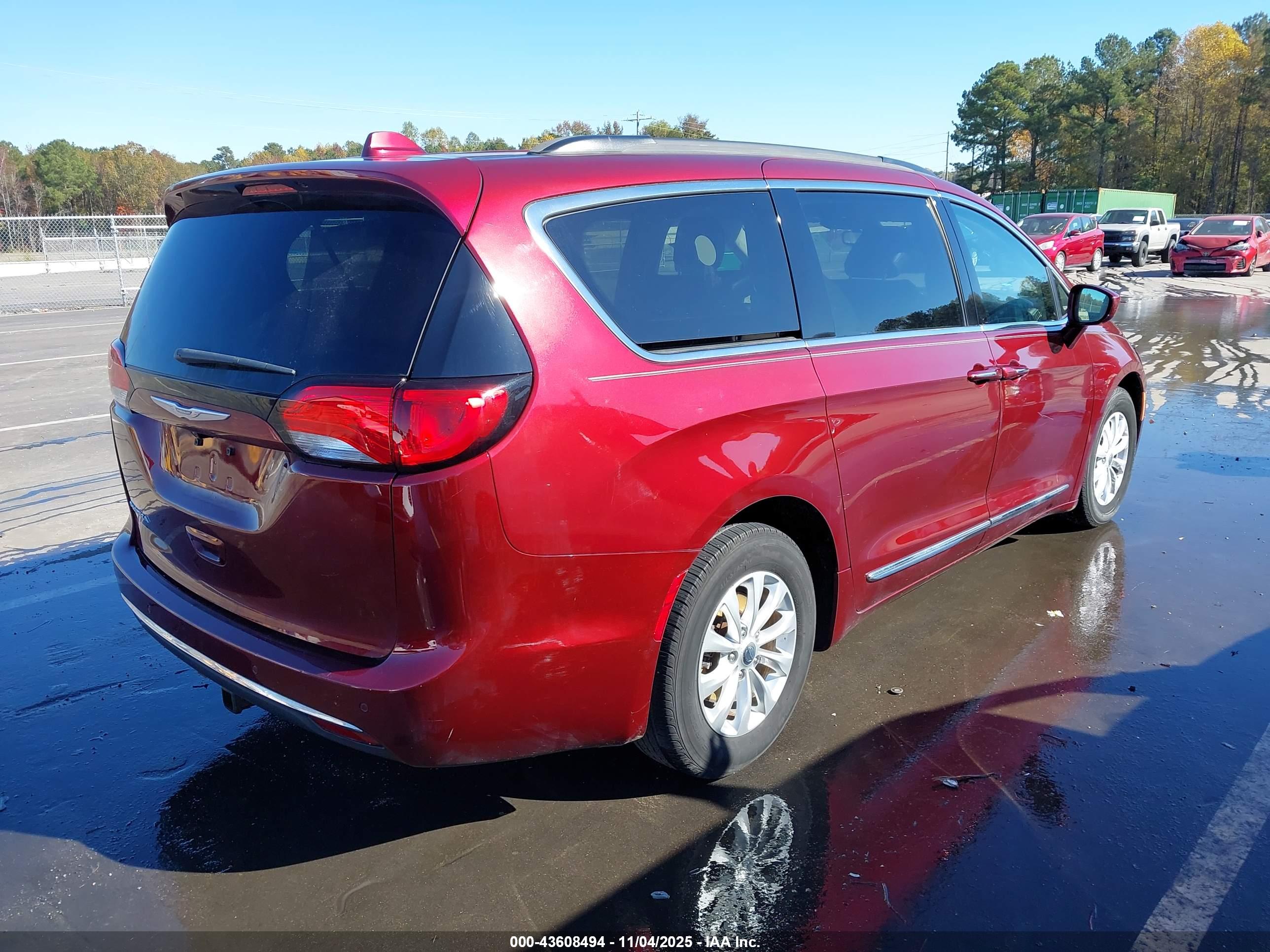 CHRYSLER PACIFICA image 4