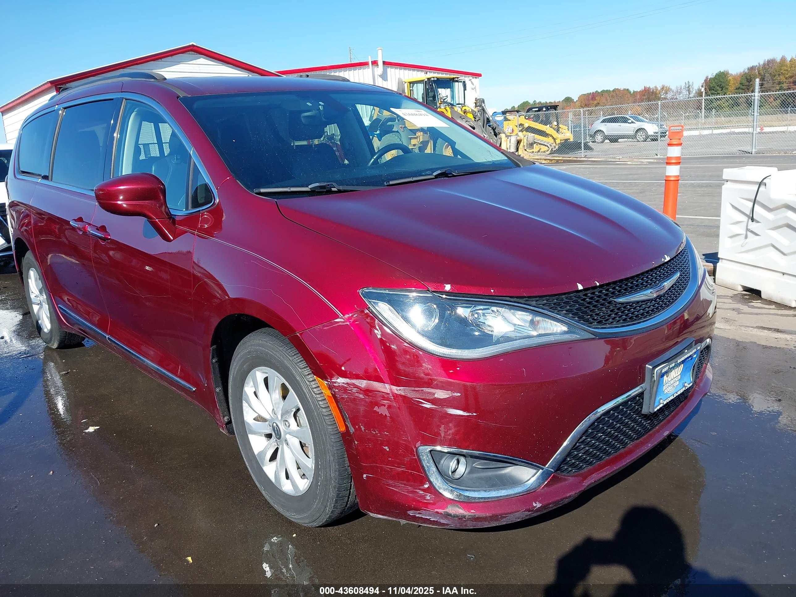 CHRYSLER PACIFICA image 6