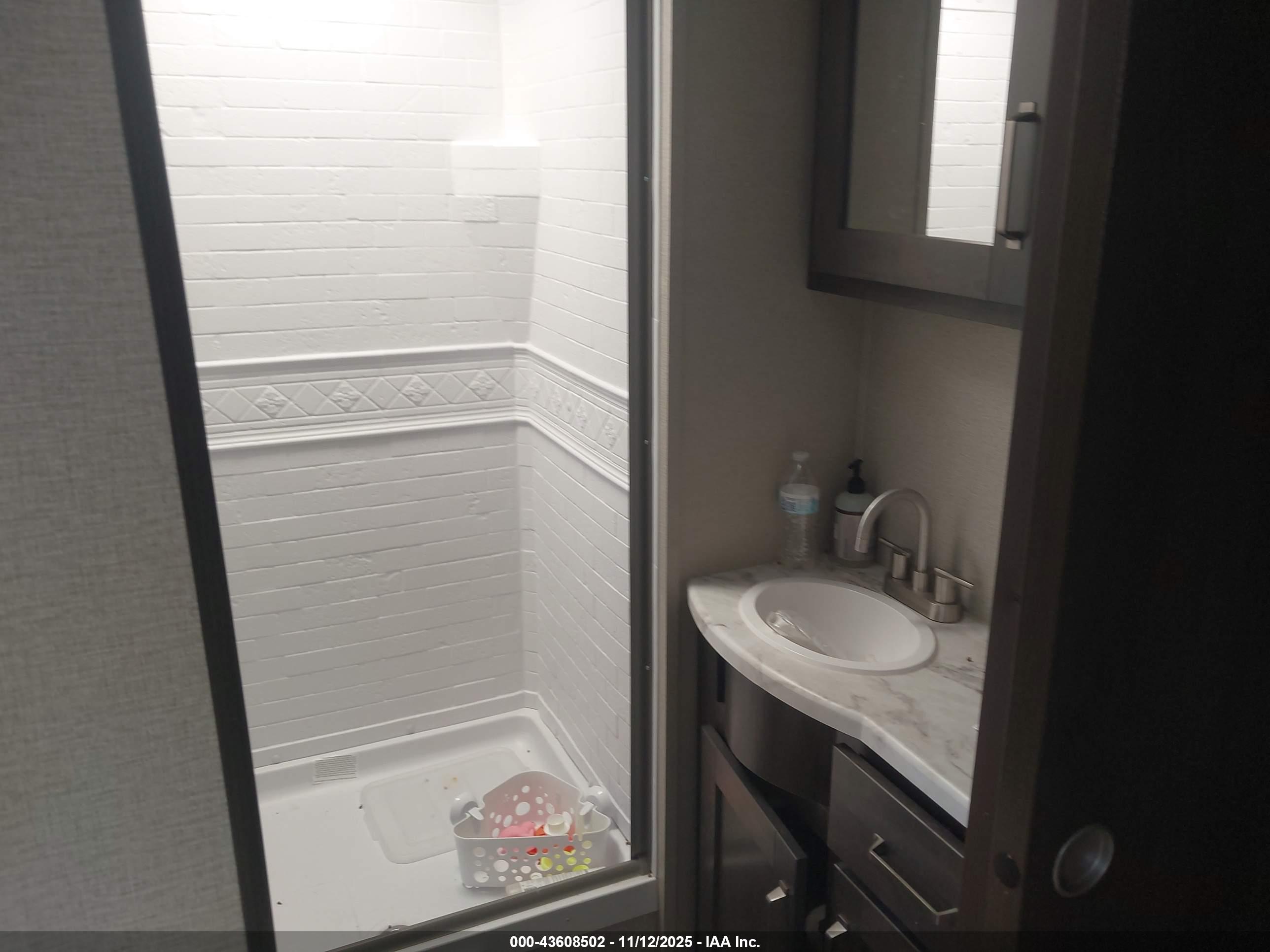 GRAND DESIGN image 7