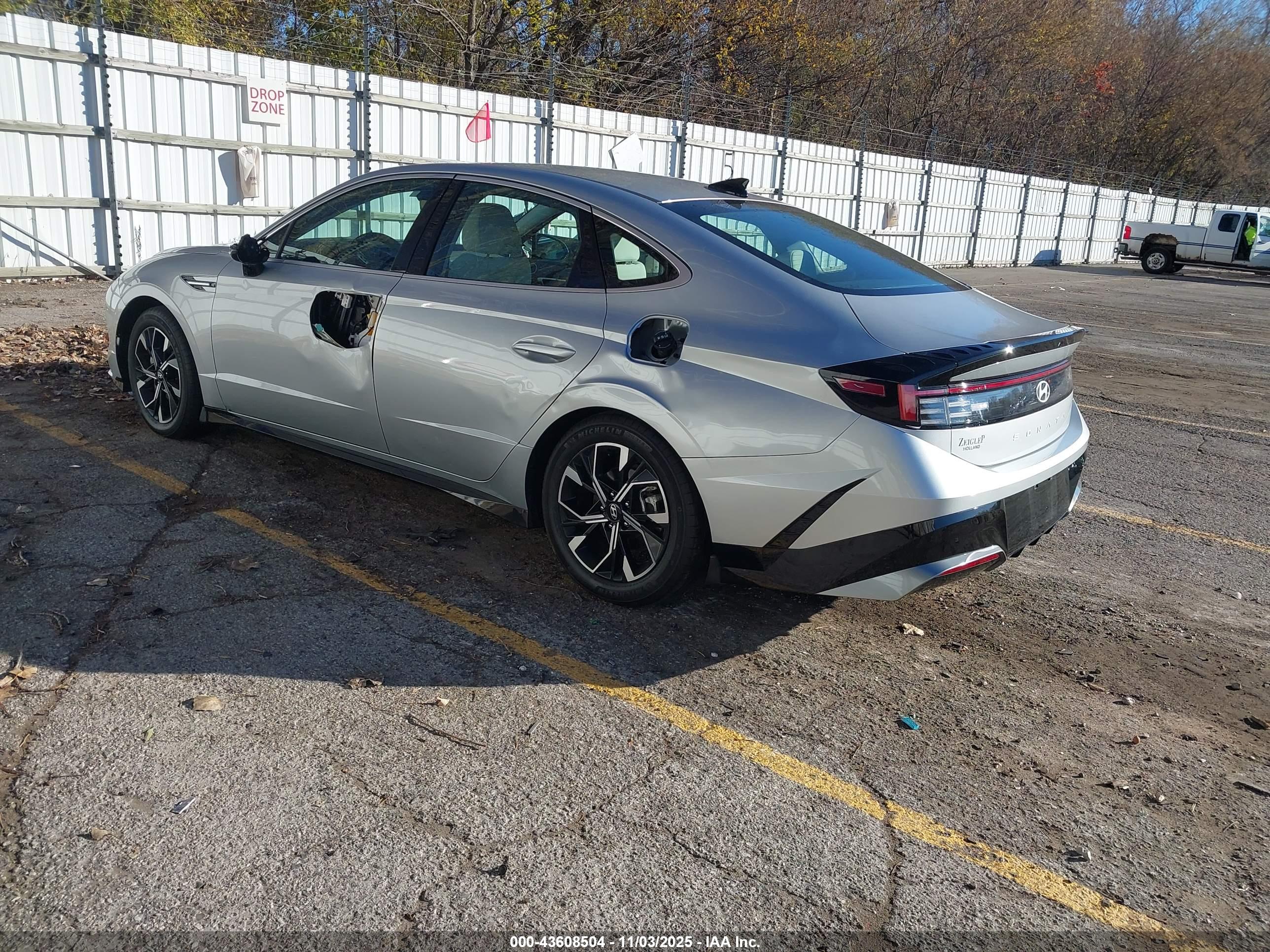 HYUNDAI SONATA image 3