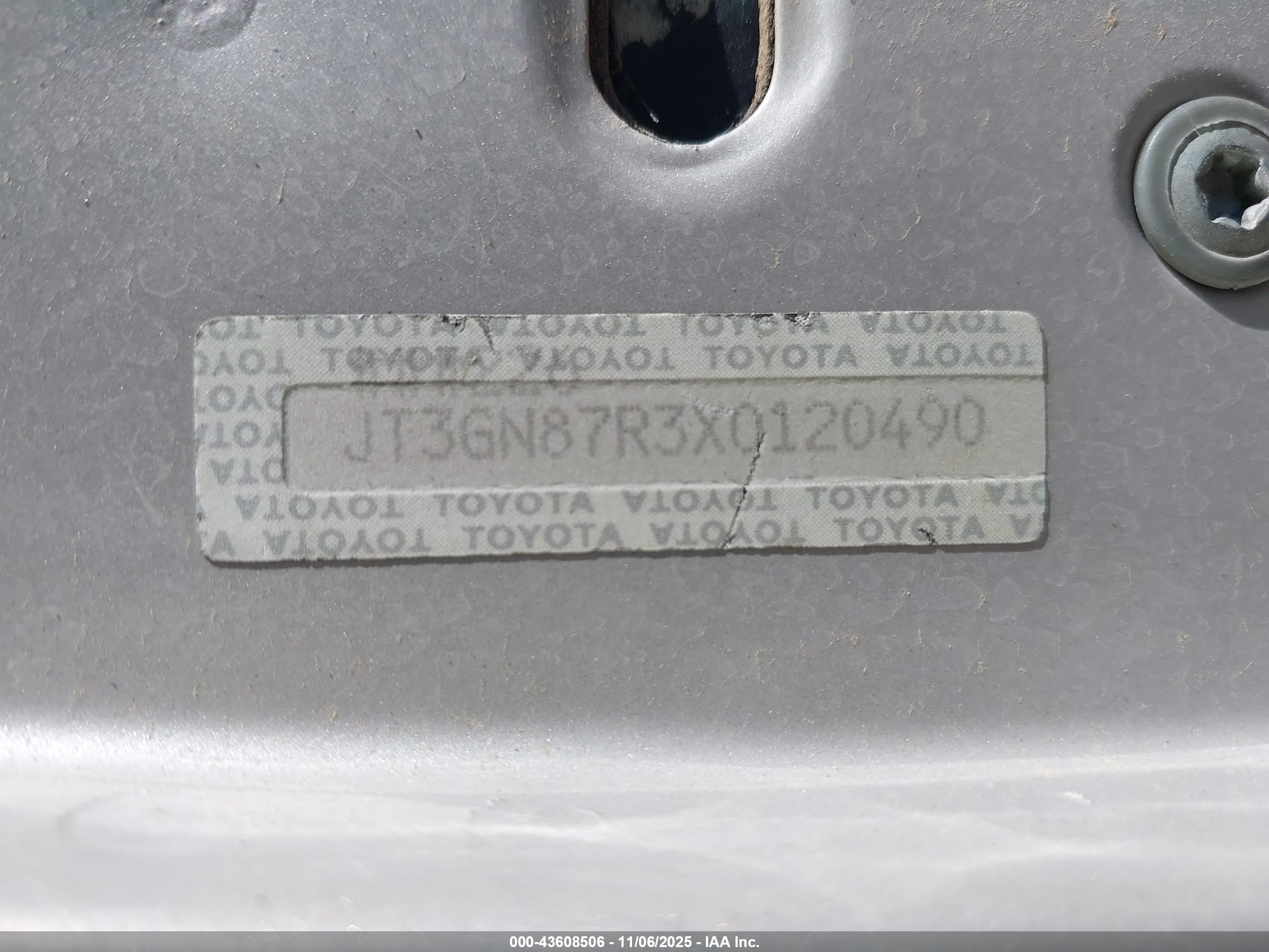 TOYOTA 4RUNNER image 9