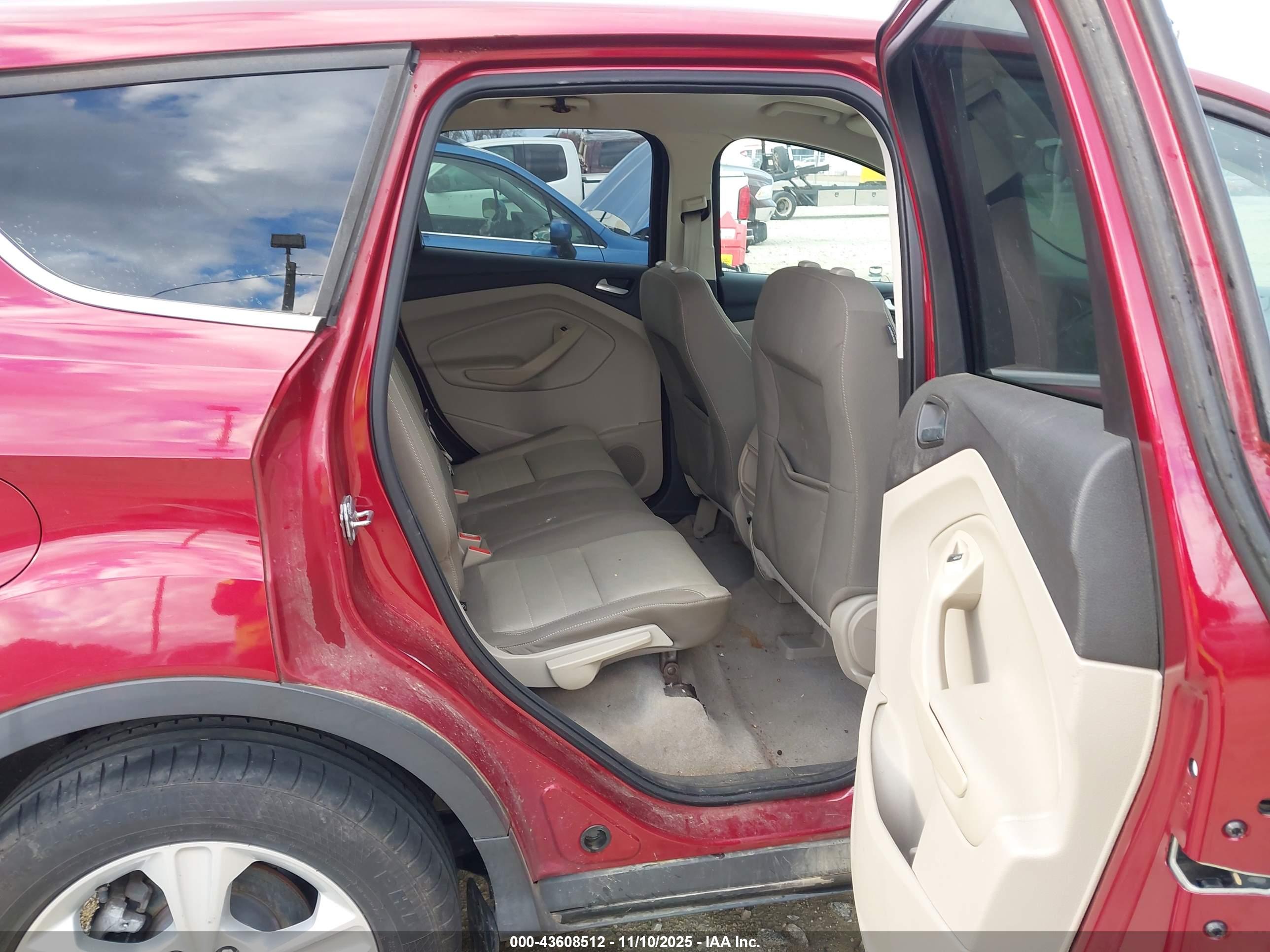 FORD ESCAPE image 8