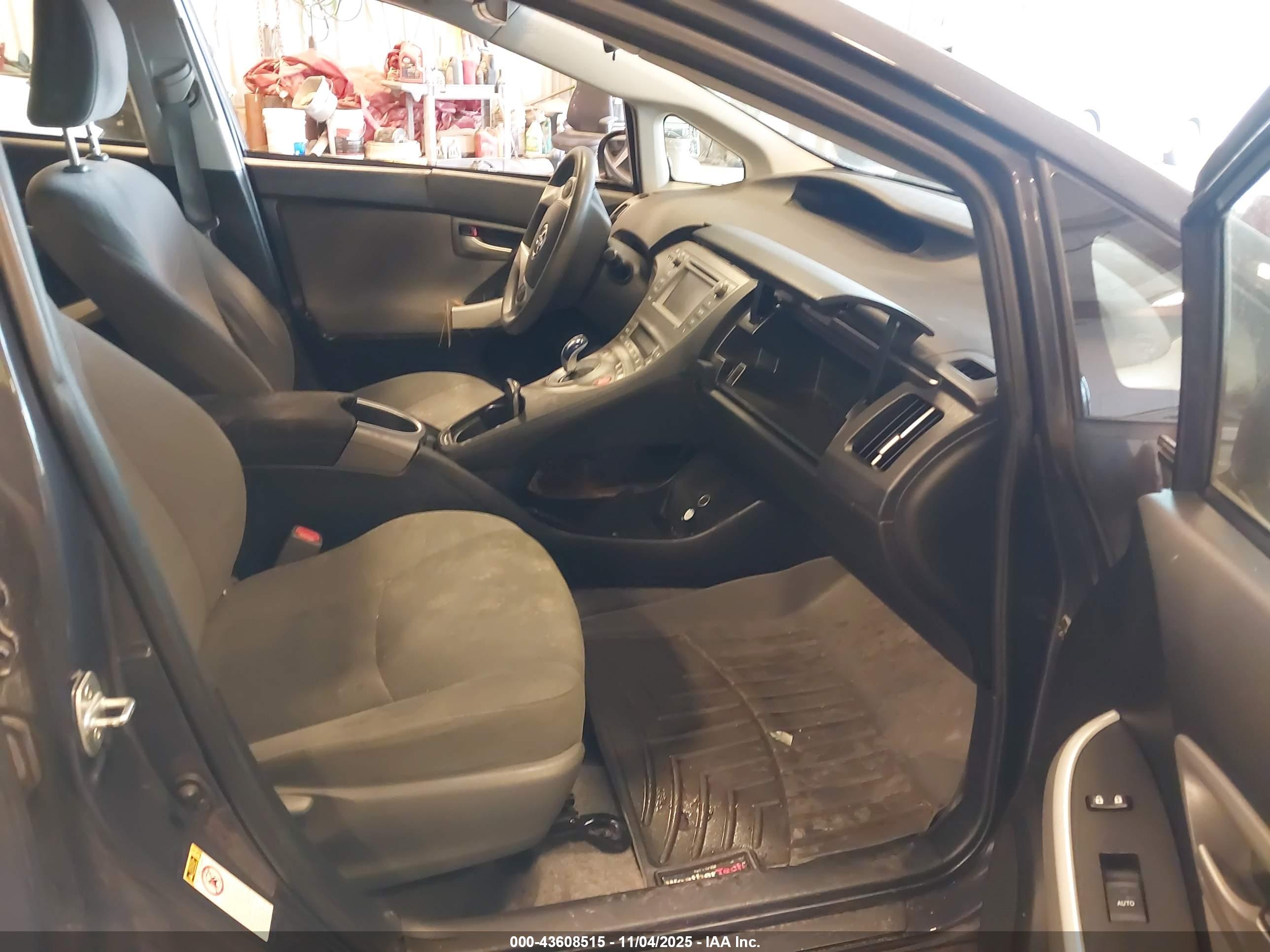 TOYOTA PRIUS image 5
