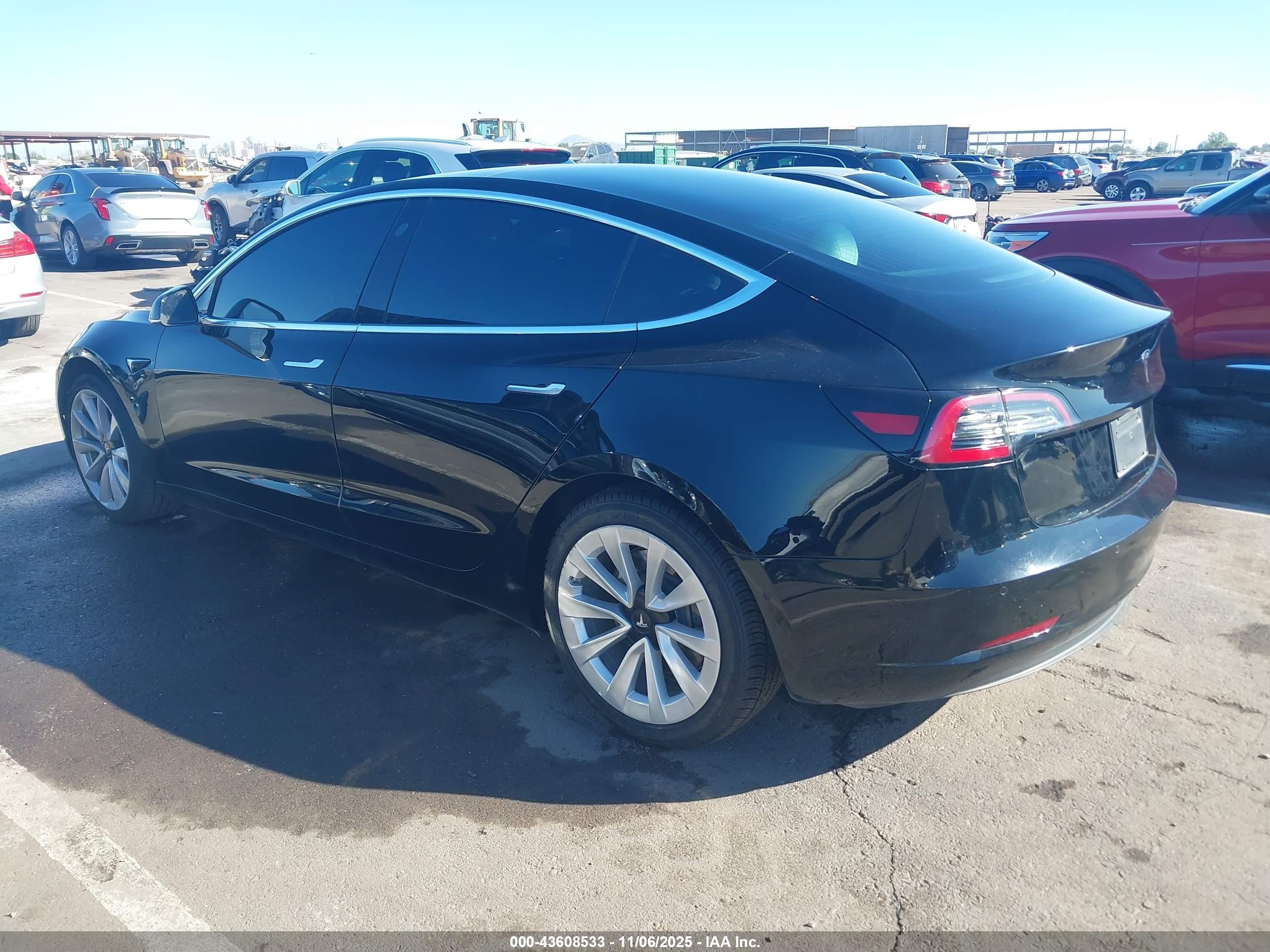 TESLA MODEL image 3