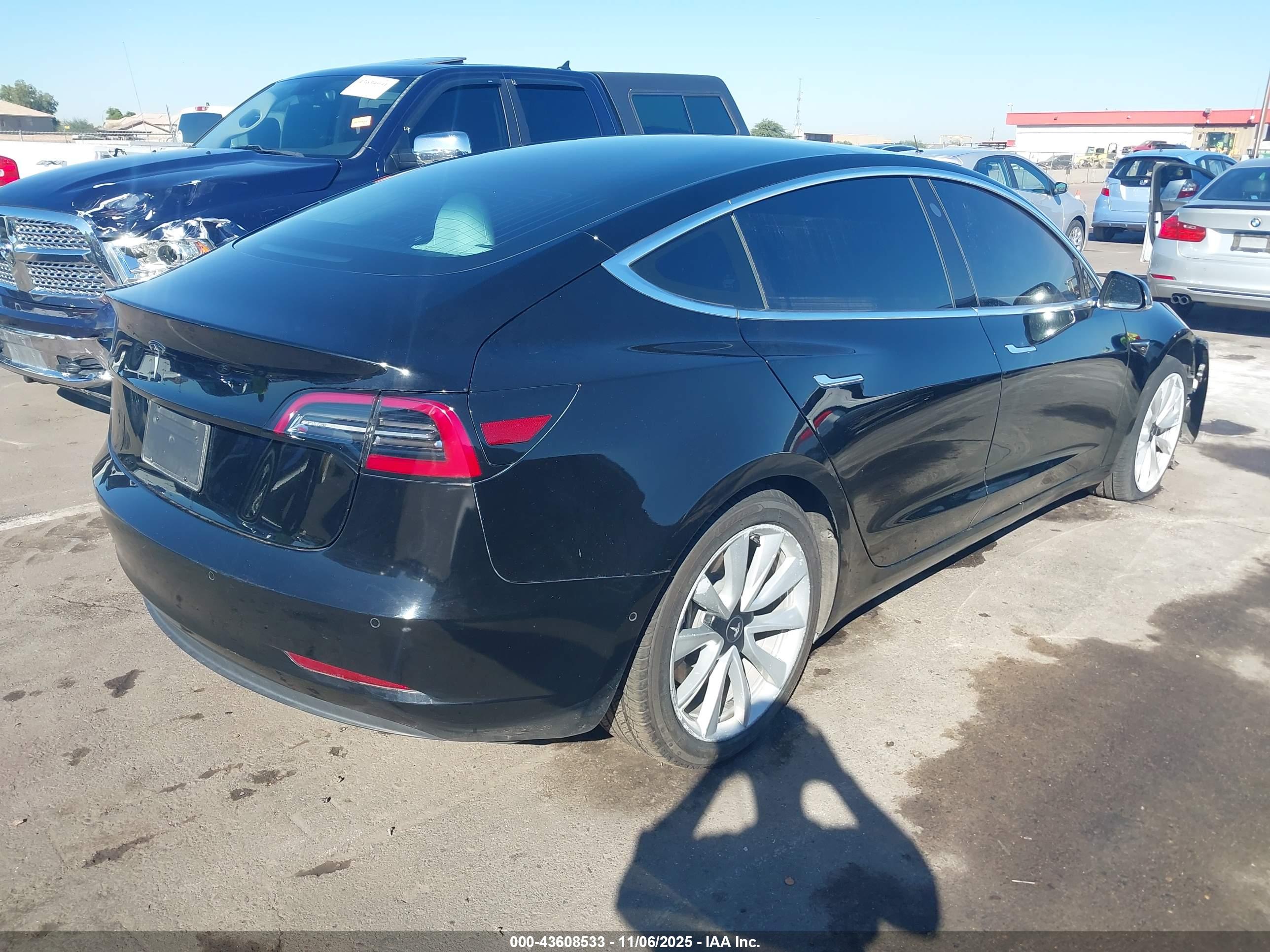 TESLA MODEL image 4