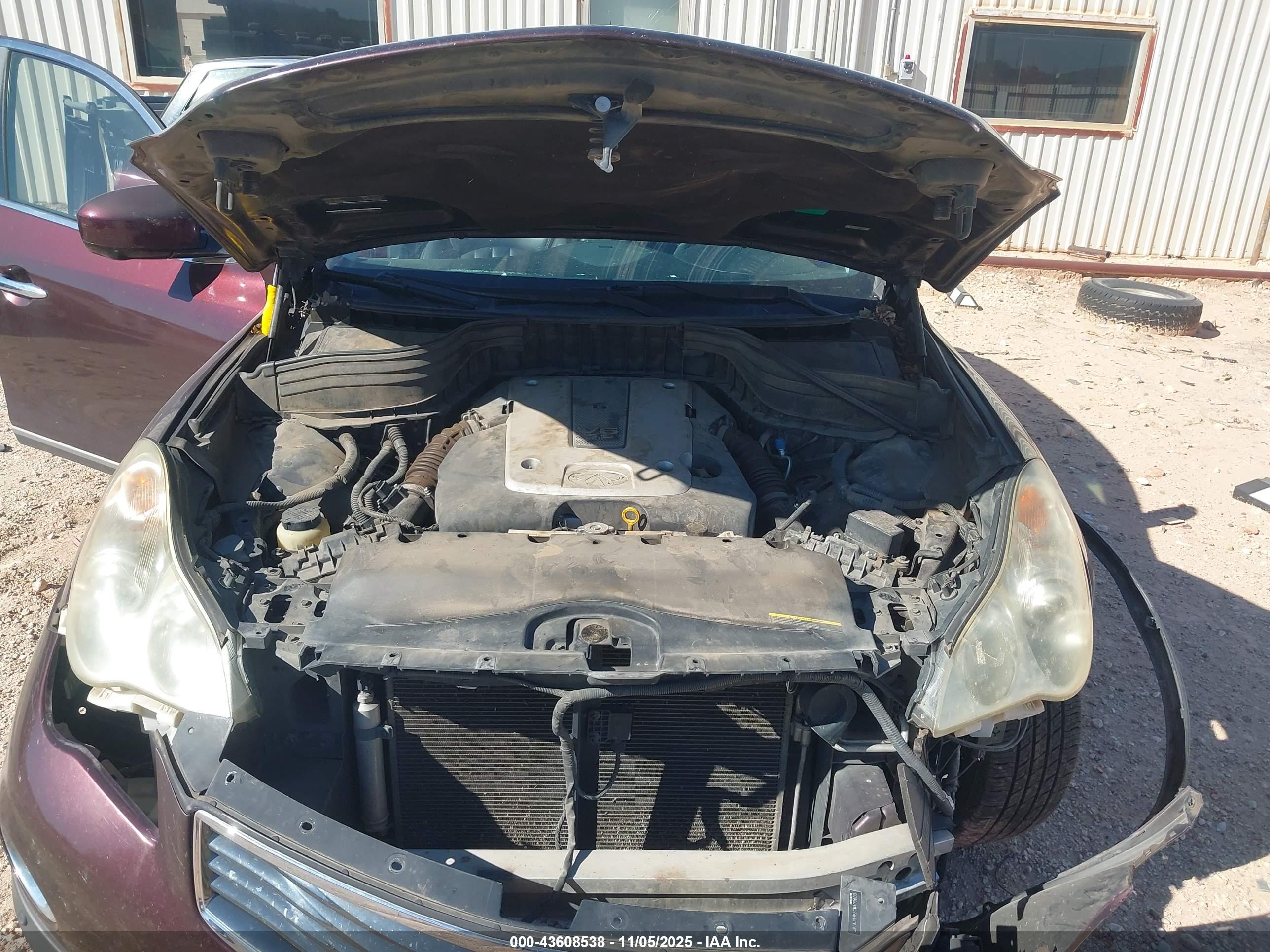 INFINITI EX35 image 10
