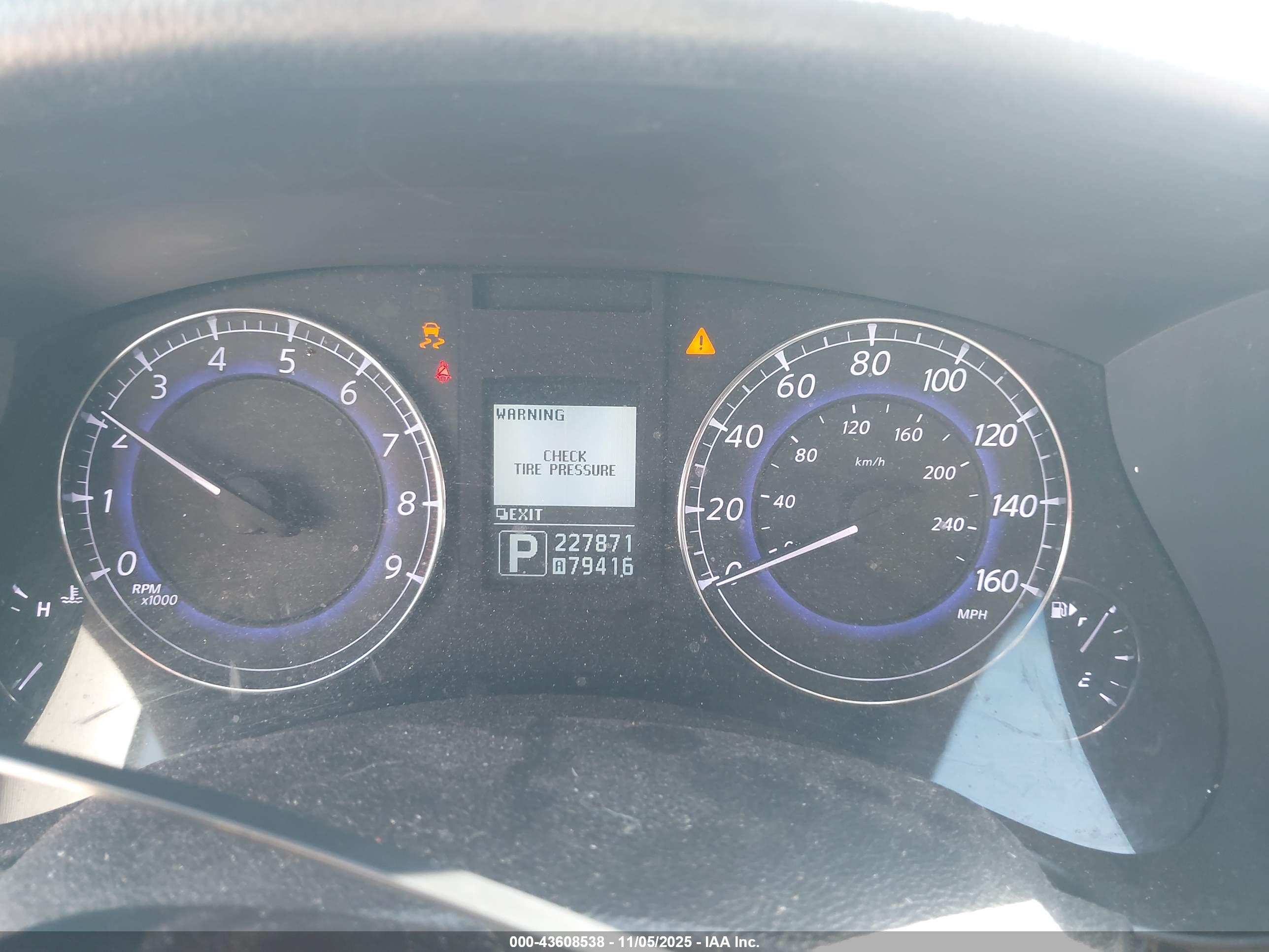 INFINITI EX35 image 7