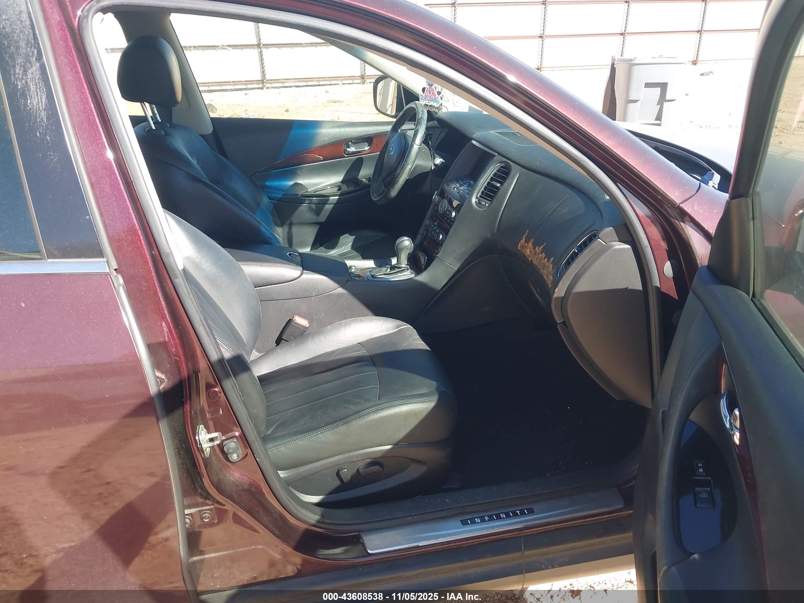 INFINITI EX35 image 8