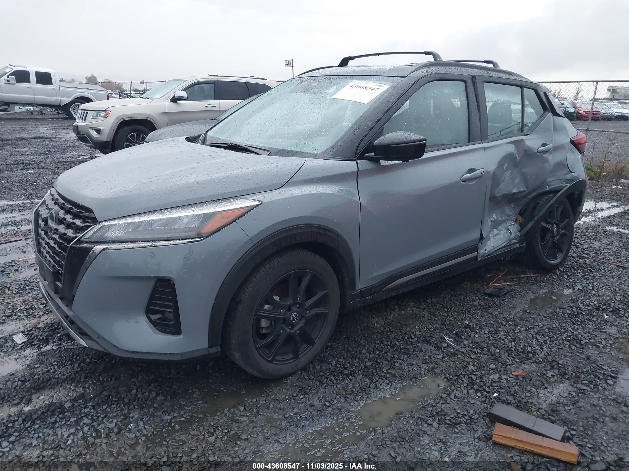 NISSAN KICKS image 2