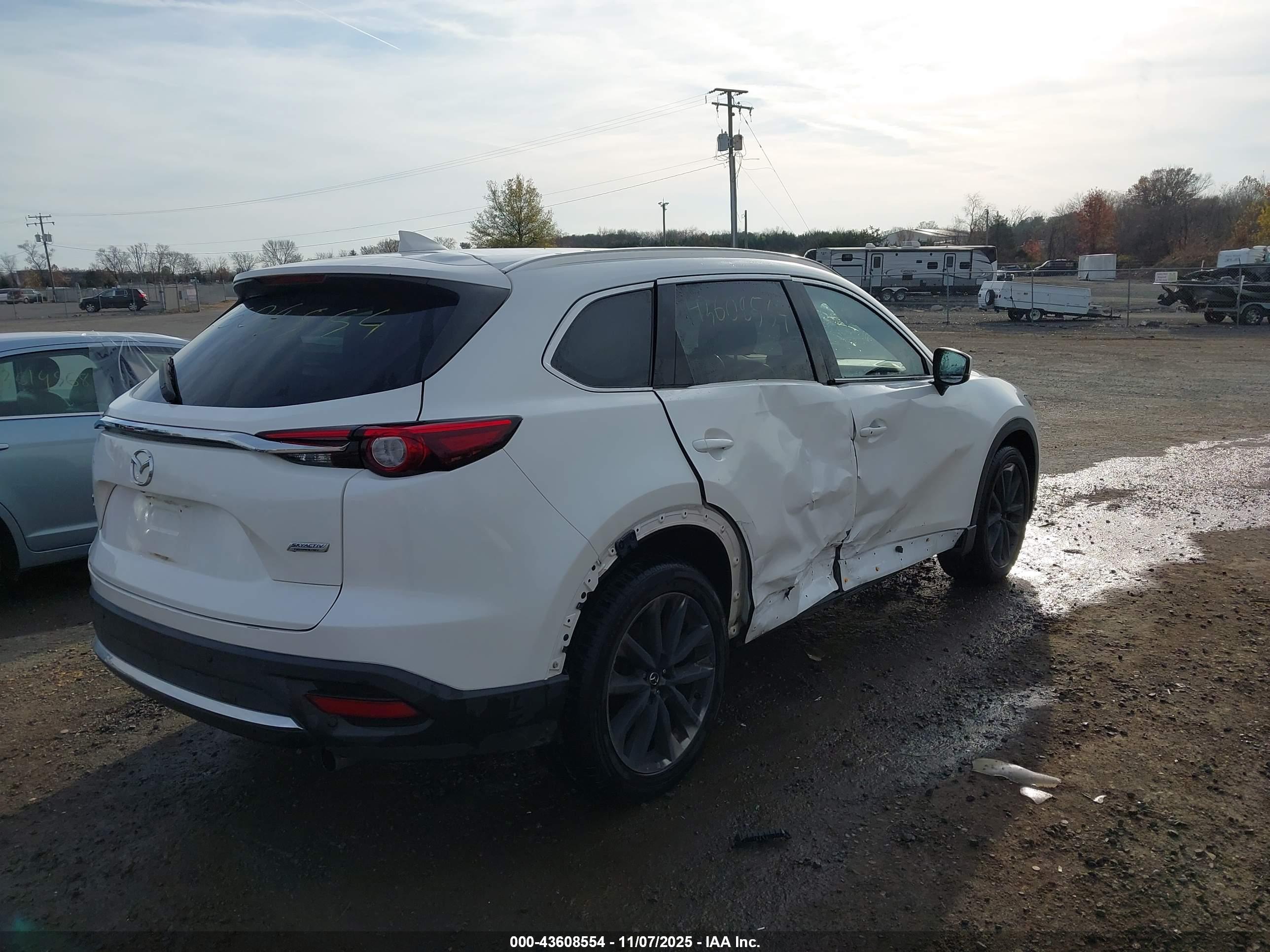 MAZDA CX-9 image 4