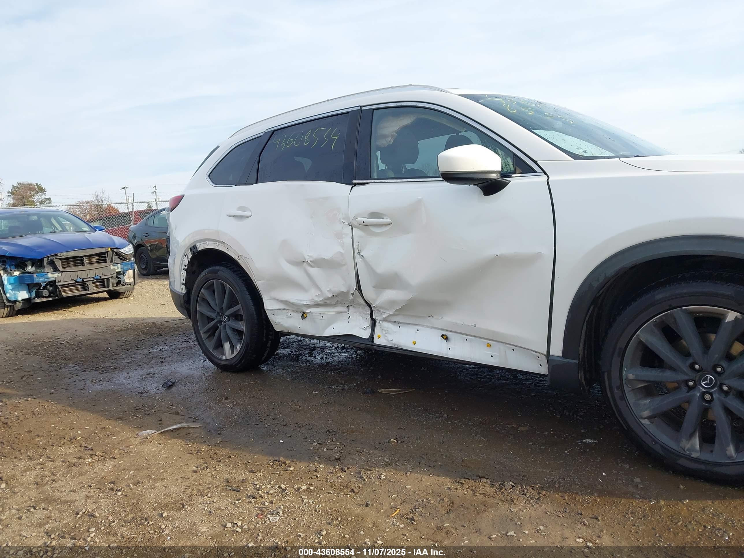 MAZDA CX-9 image 6