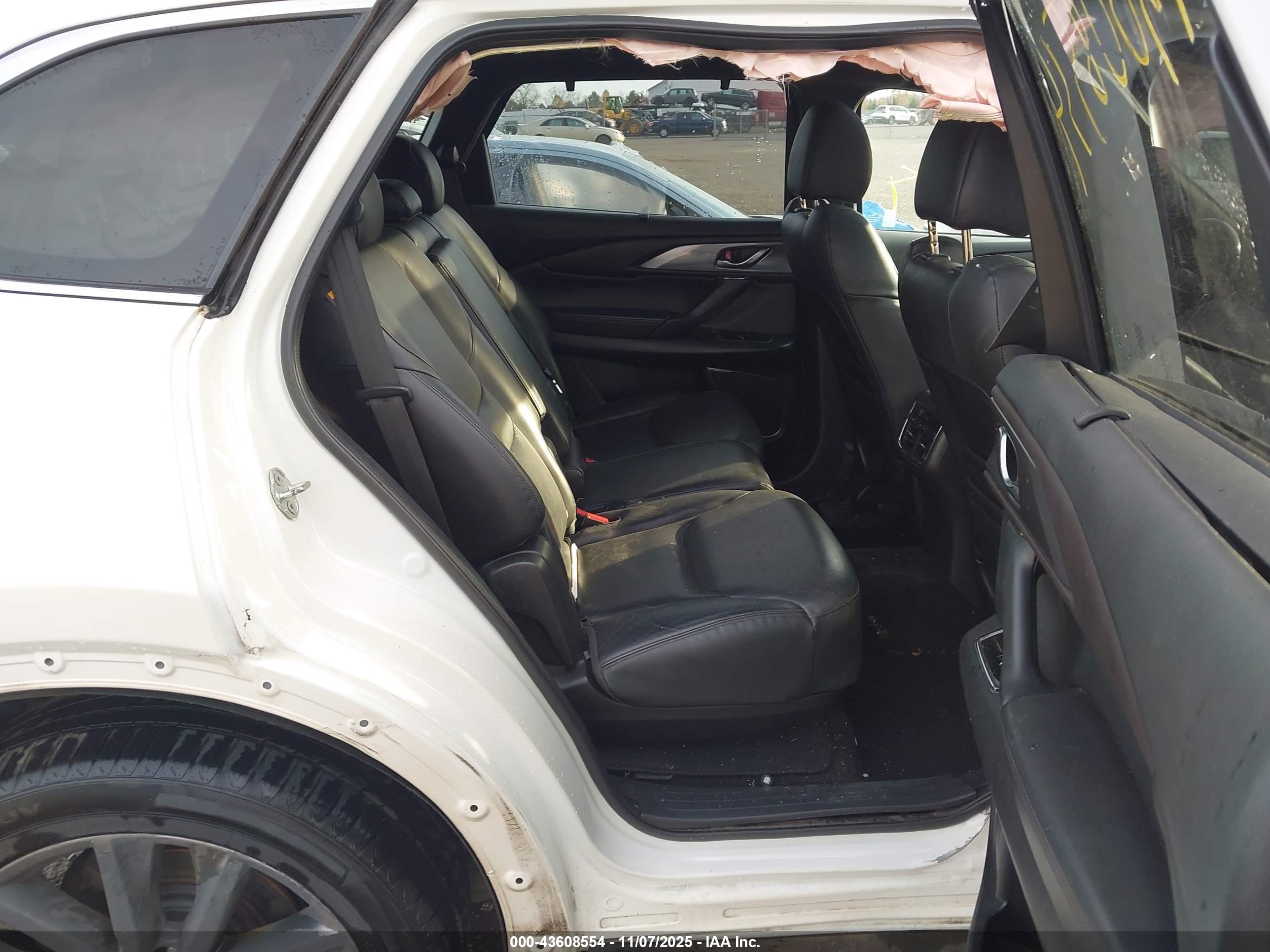MAZDA CX-9 image 8
