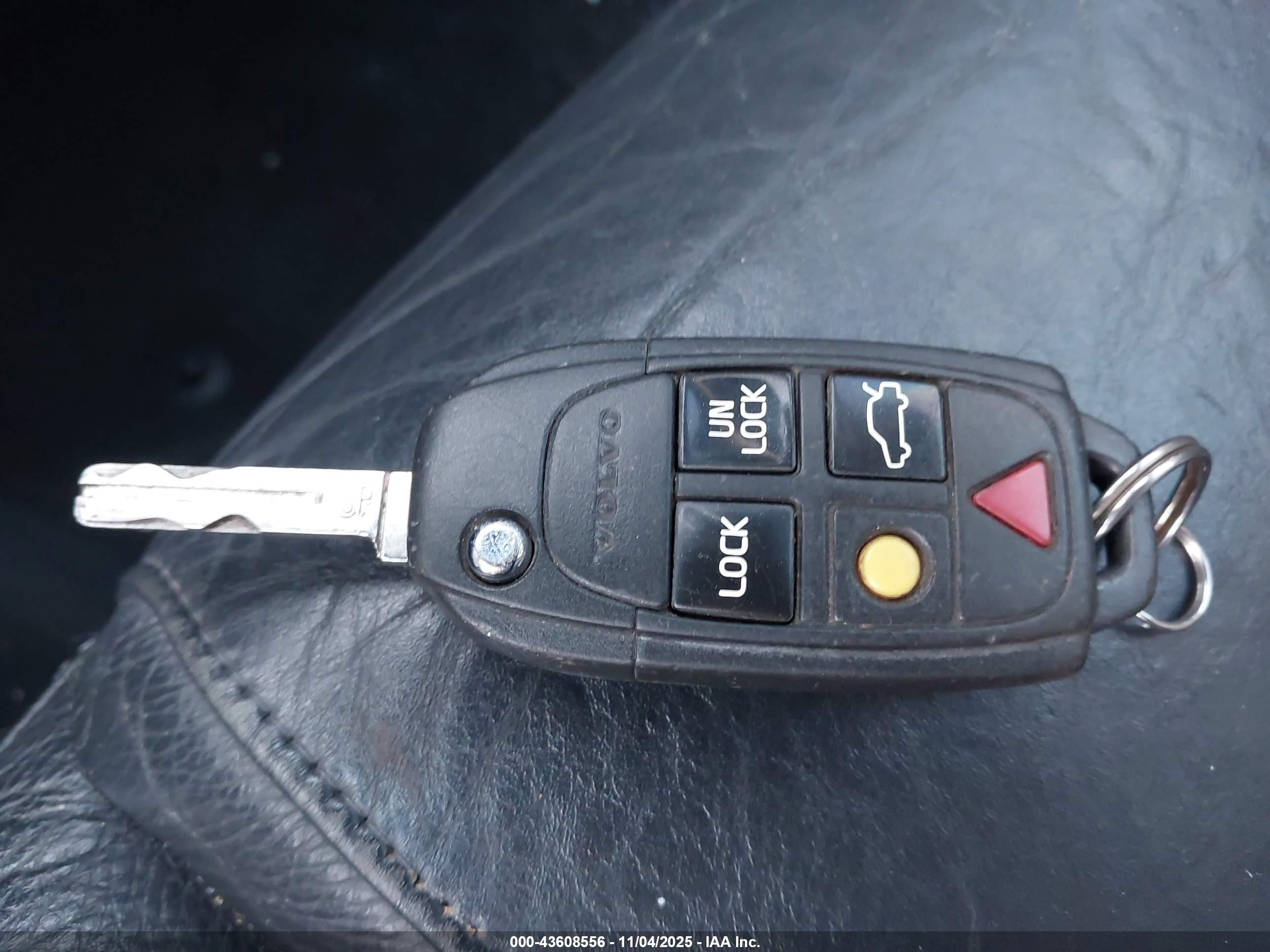 VOLVO XC90 image 11