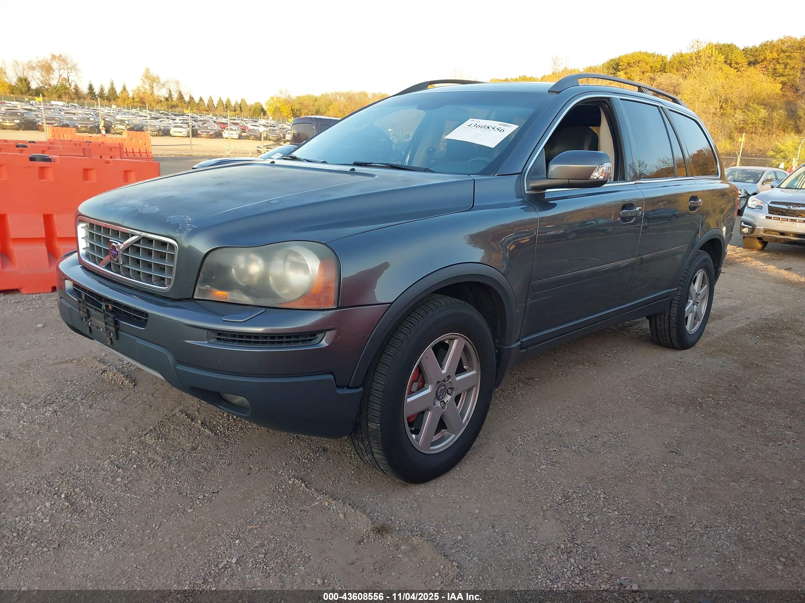 VOLVO XC90 image 2