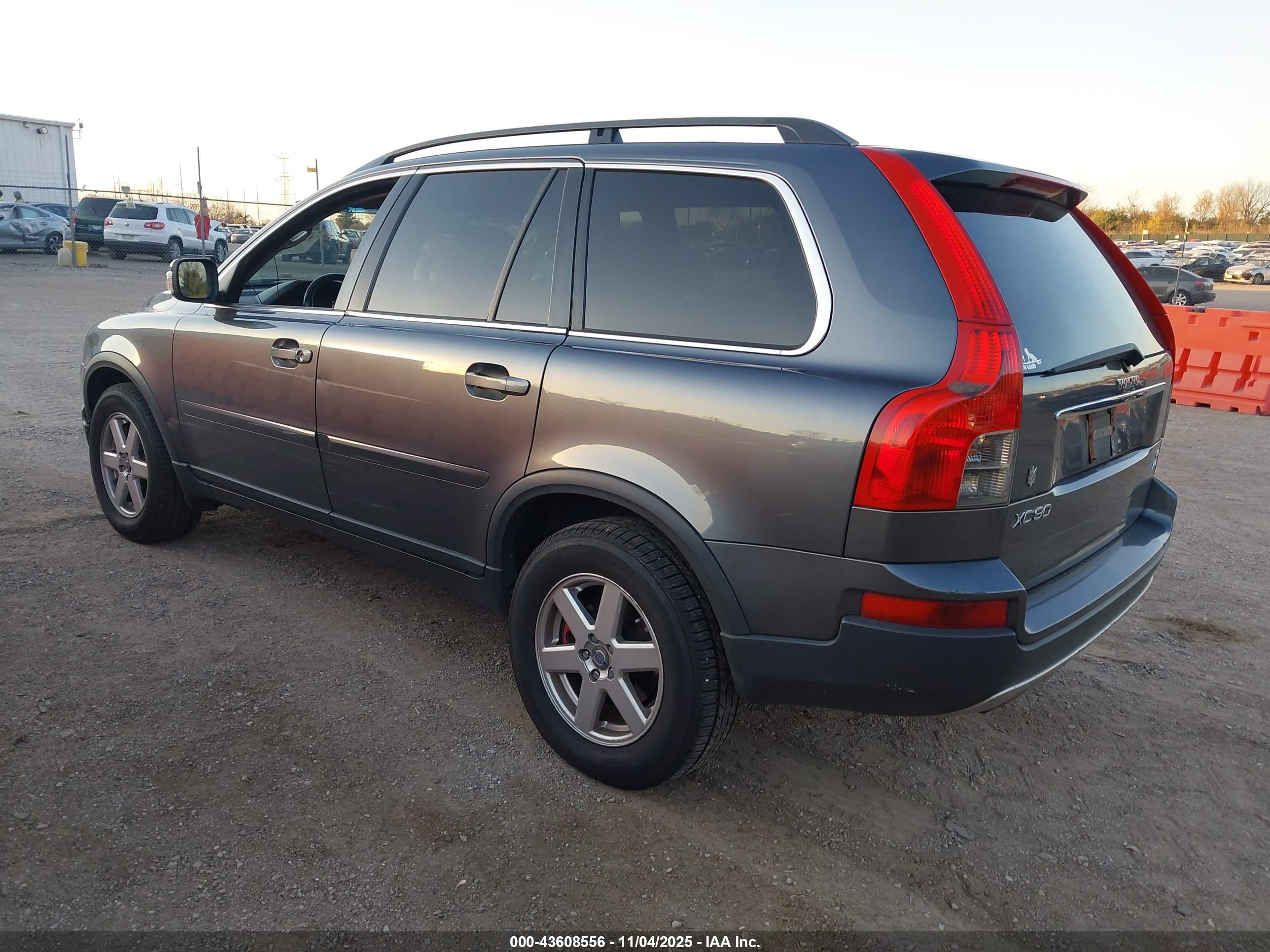 VOLVO XC90 image 3