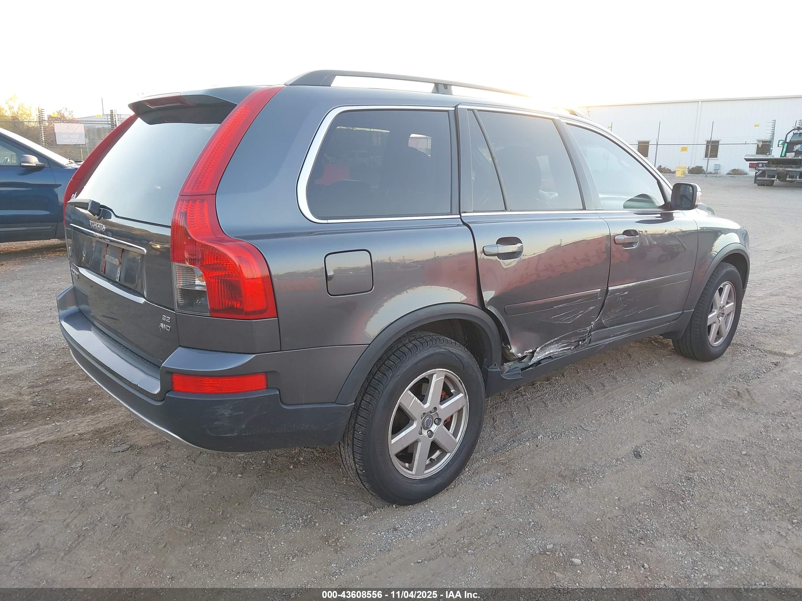 VOLVO XC90 image 4