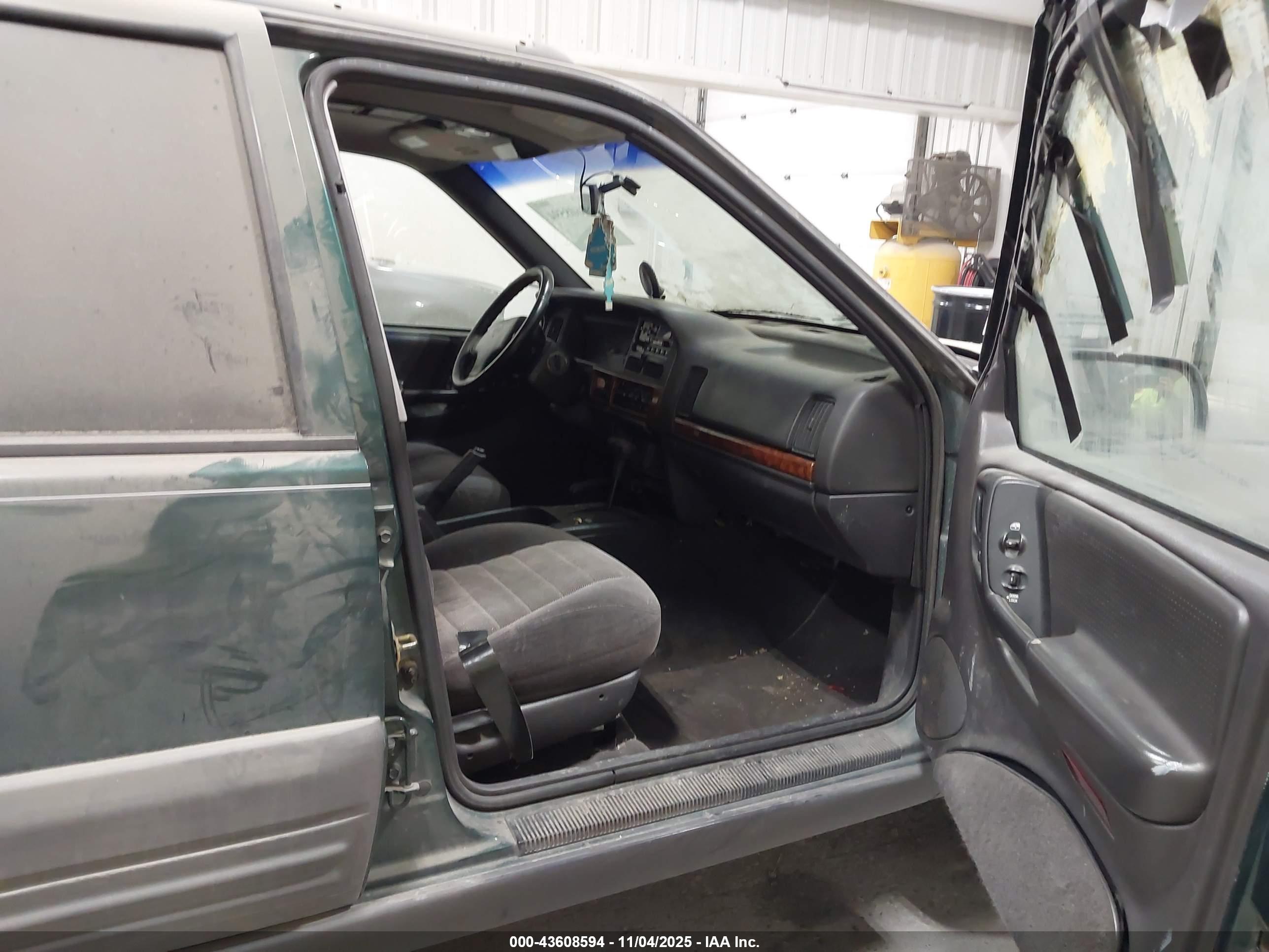 JEEP GRAND image 5